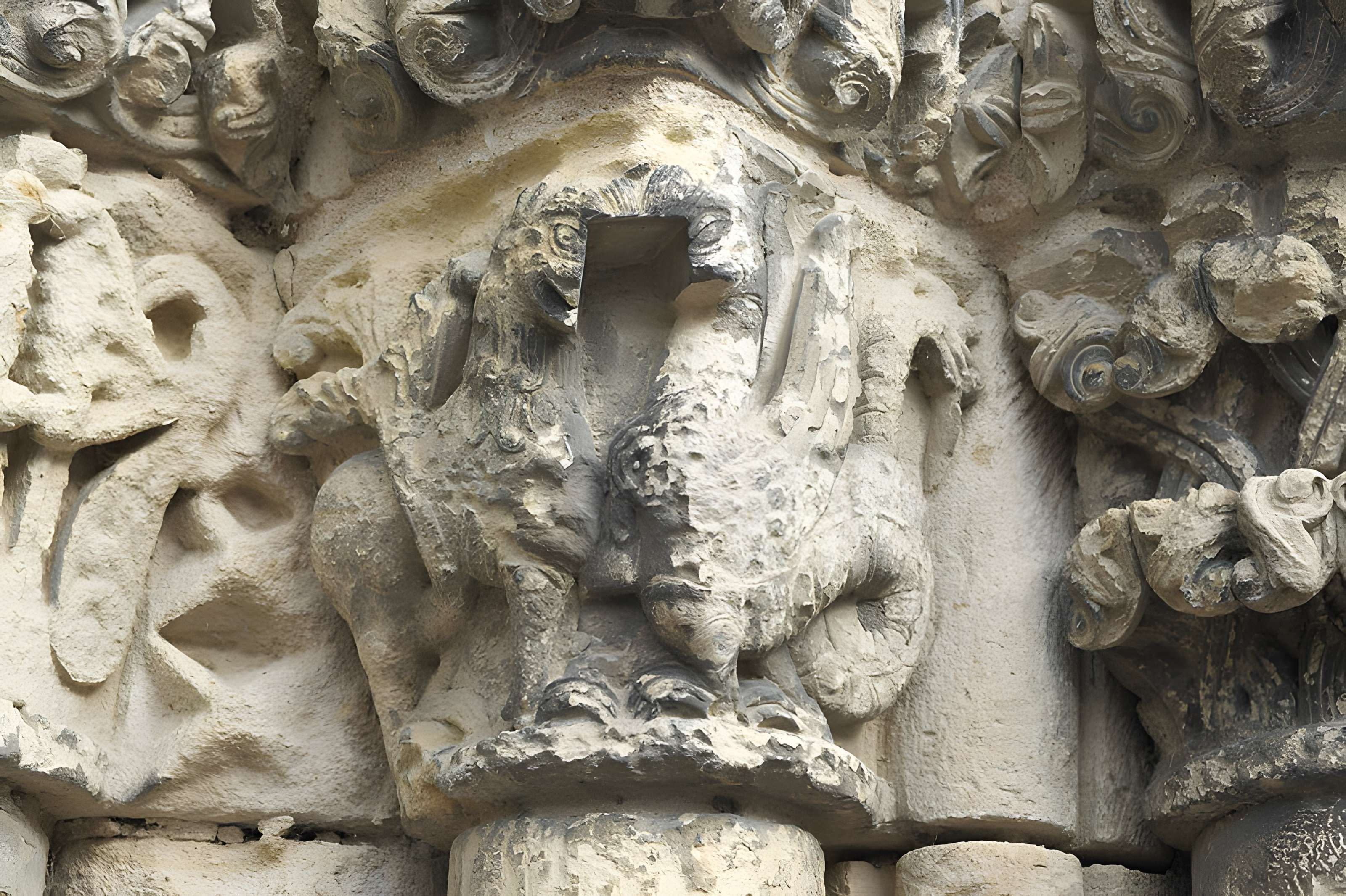 Église Saint-Aubin de Bazouges-sur-le-Loir