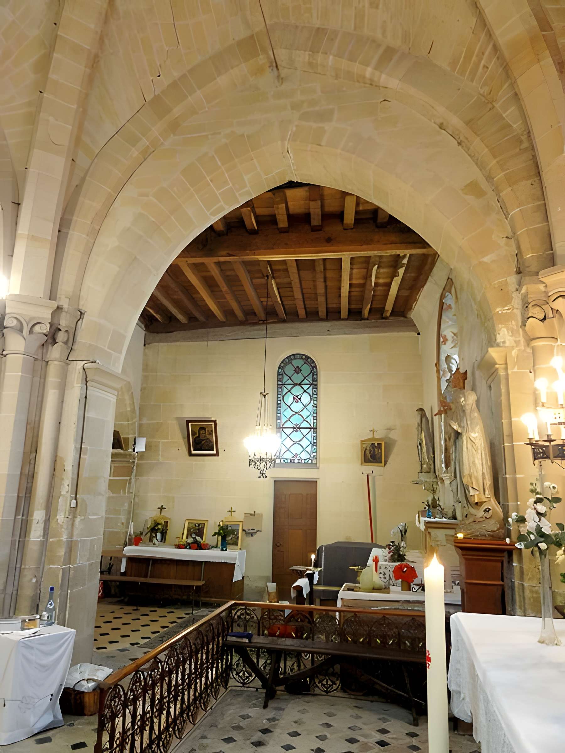 Église Saint-Aubin de Cauffry