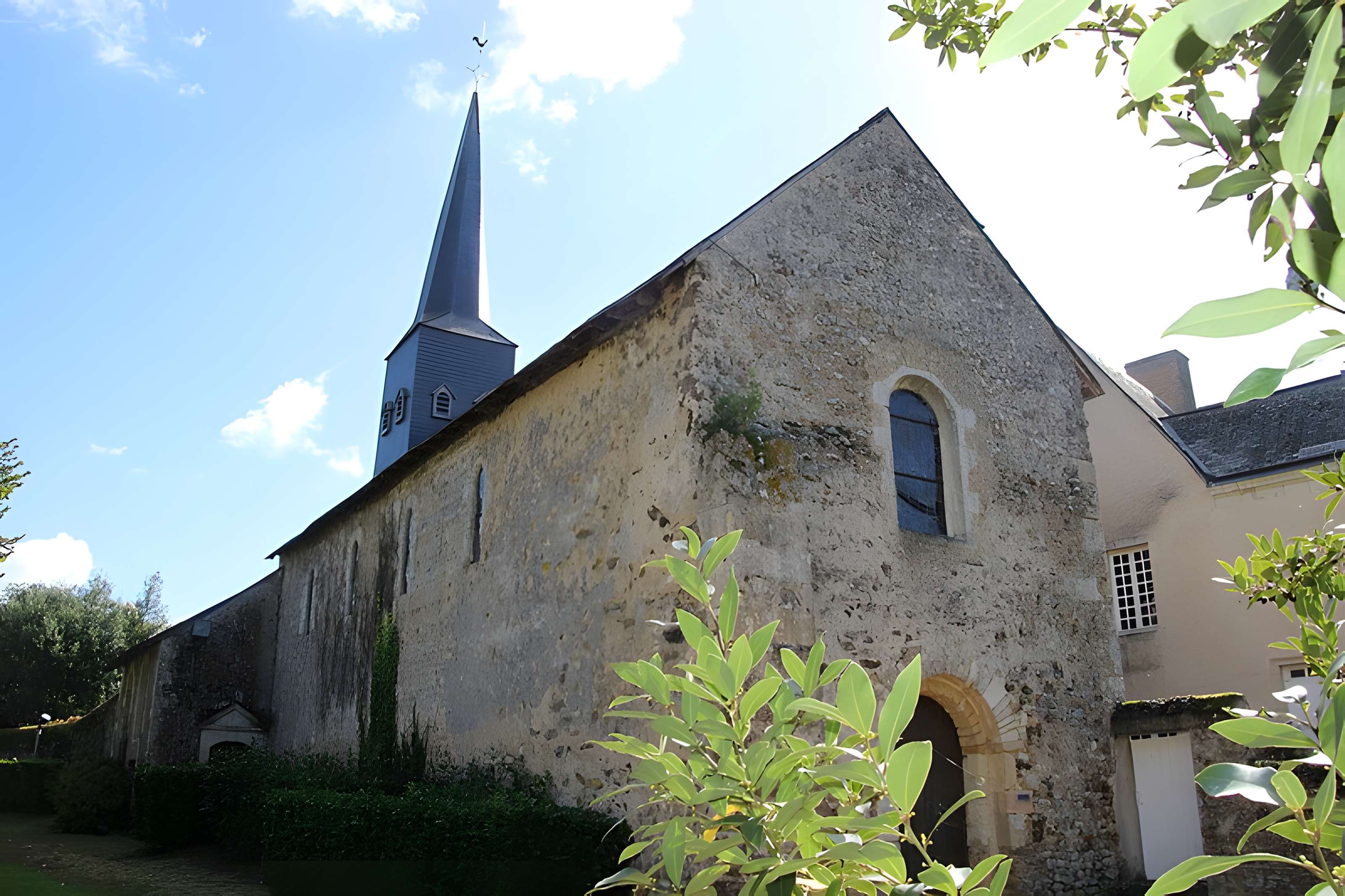 Église Saint-Aubin de Pincé