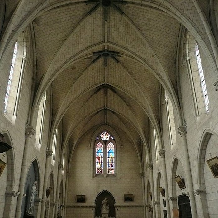 Photo de Église Saint-Aubin de Seiches-sur-le-Loir