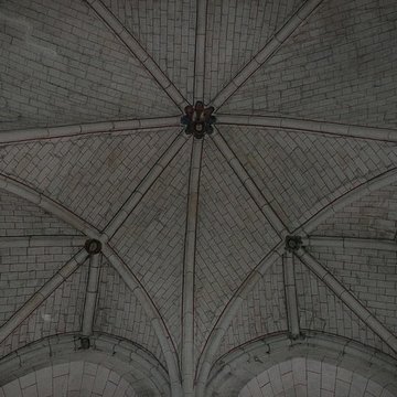 Église Saint-Aubin de Seiches-sur-le-Loir