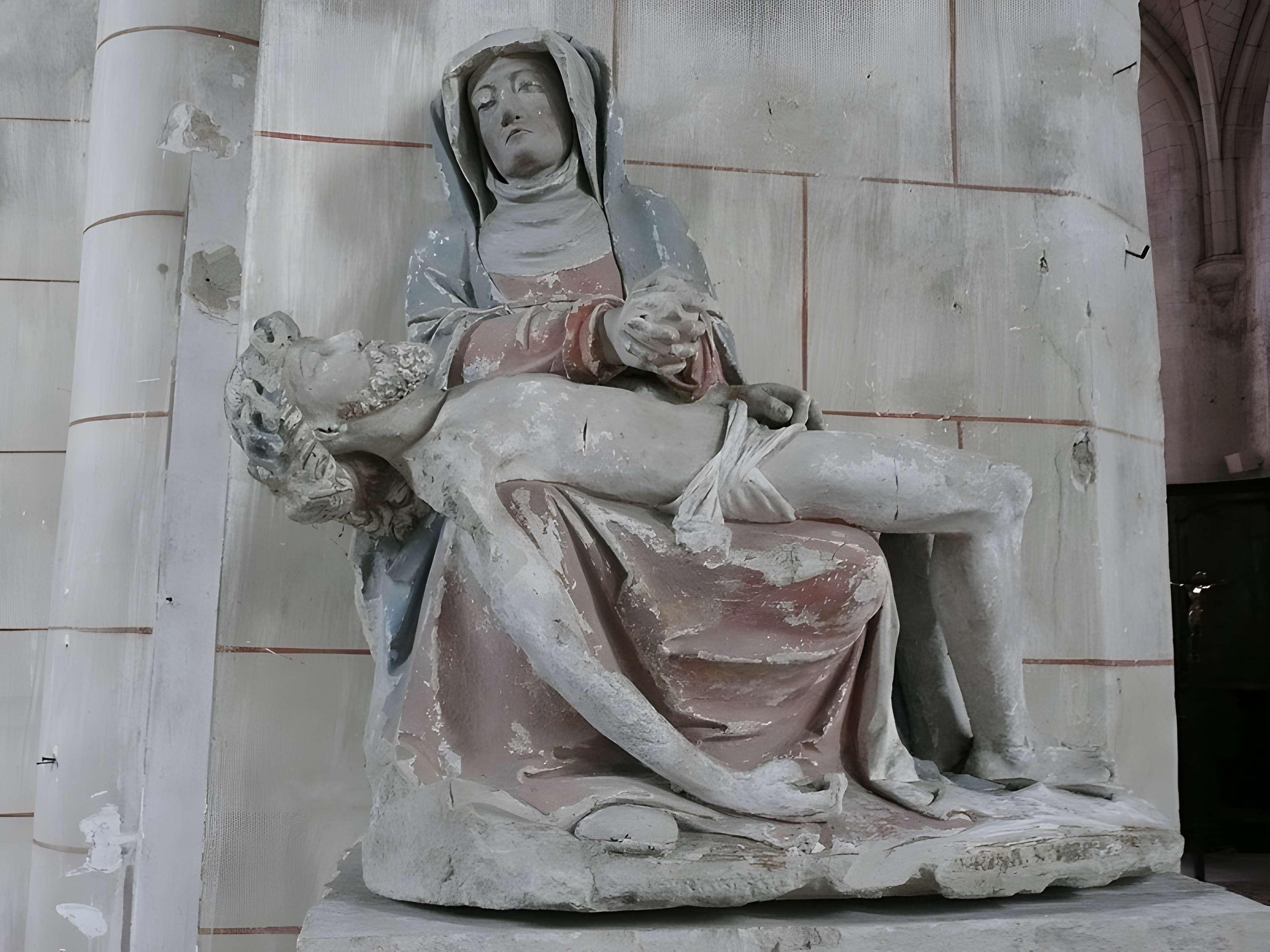 Église Saint-Aubin de Seiches-sur-le-Loir