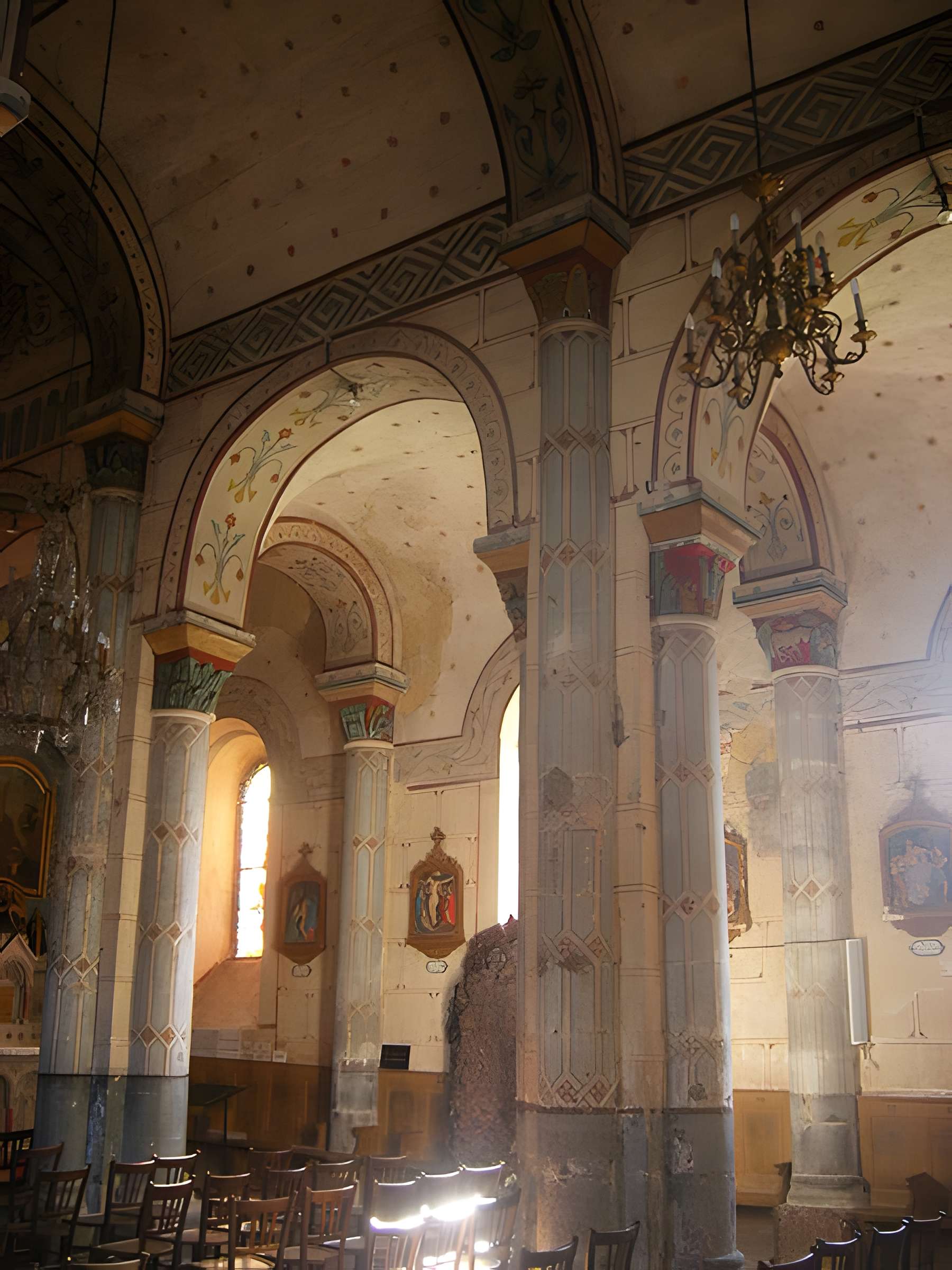Église Saint-Austremoine à Égliseneuve-d'Entraigues