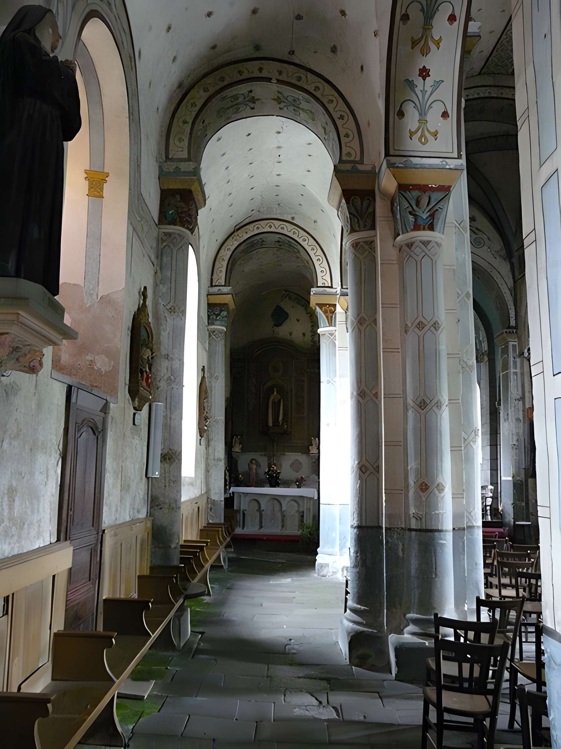 Église Saint-Austremoine à Égliseneuve-d'Entraigues