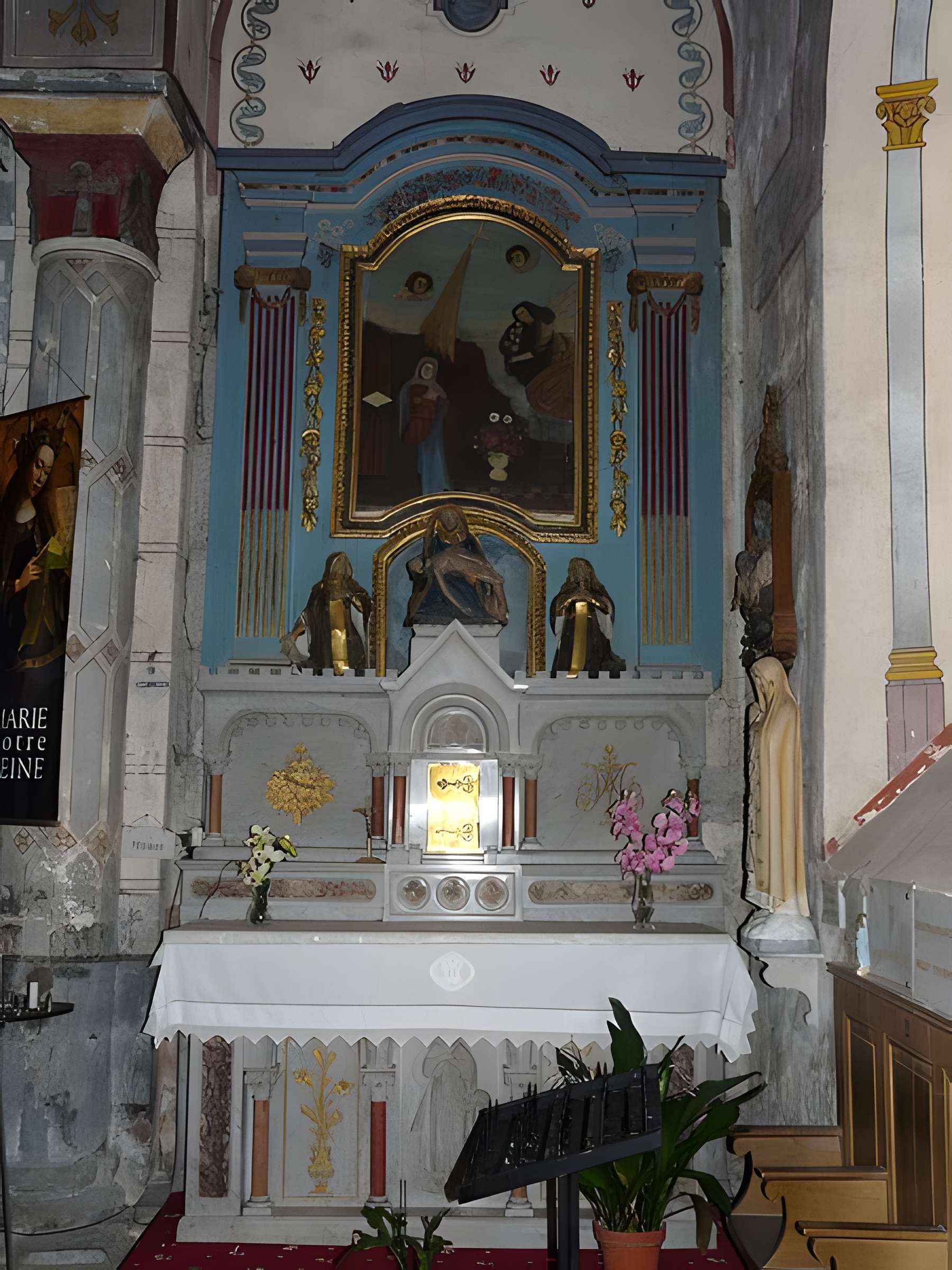 Église Saint-Austremoine à Égliseneuve-d'Entraigues