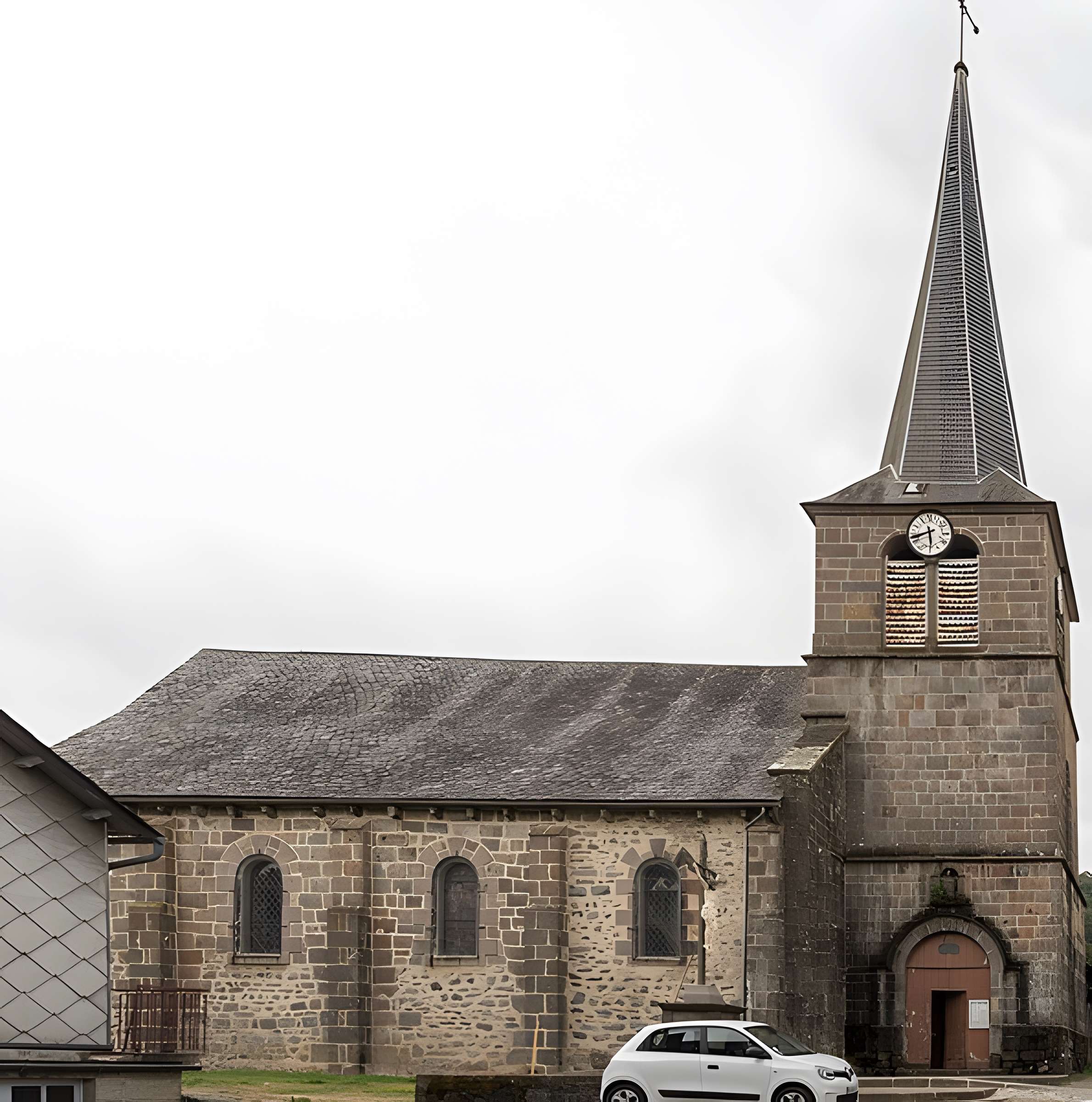 Église Saint-Austremoine à Égliseneuve-d'Entraigues