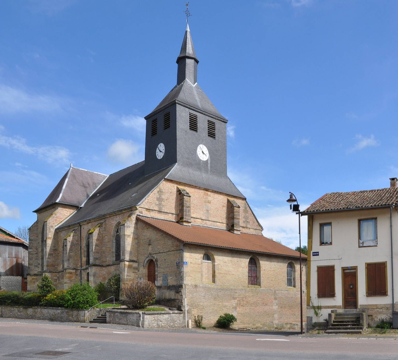 Photo de Church of the Exaltation-de-la-Sainte-Croix de Passavant-en-Argonne