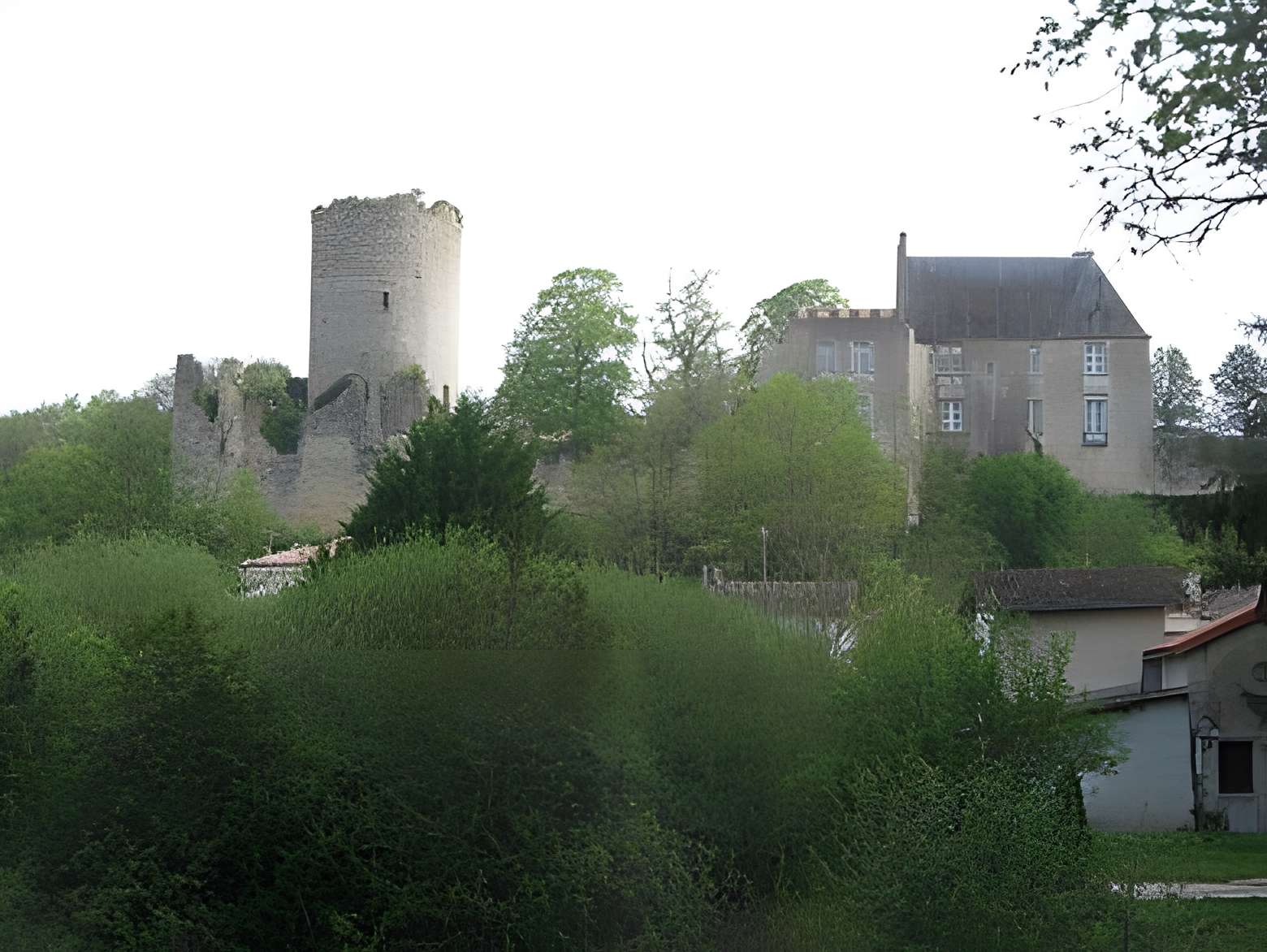 Château de Montreuil-Bonnin 