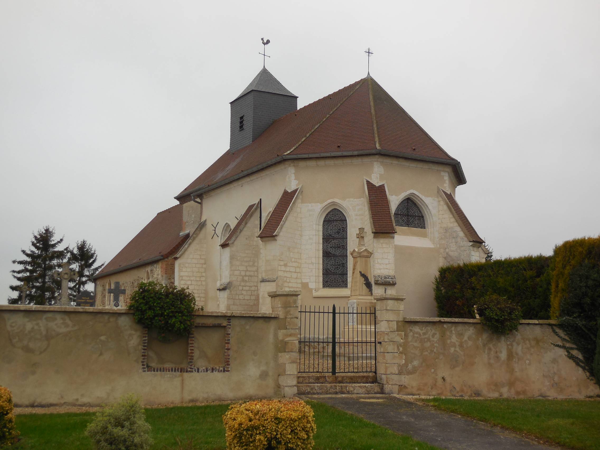 Photo de Saint-Médard Church of Thaas