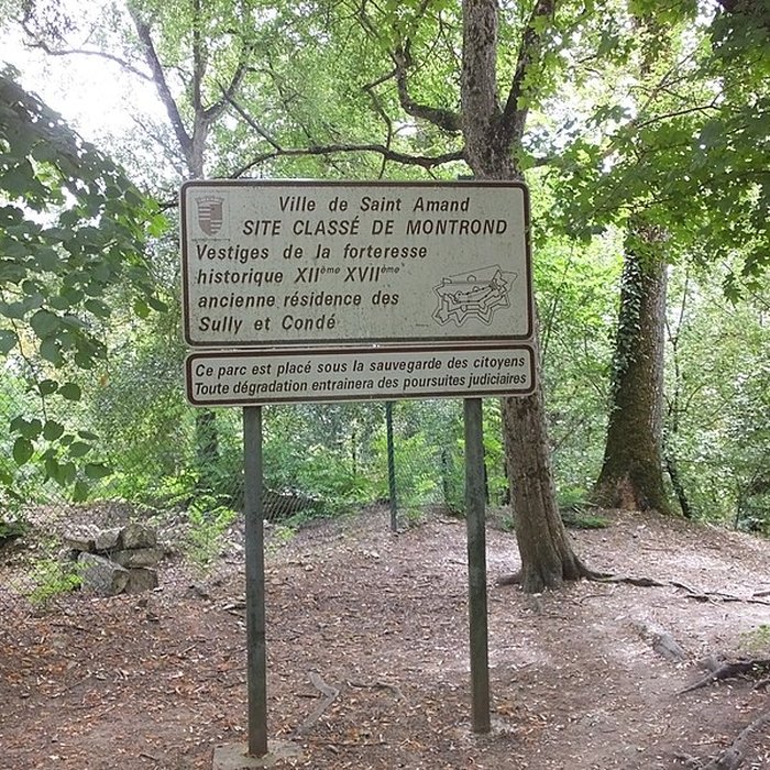 Photo de Château de Montrond à Saint-Amand-Montrond