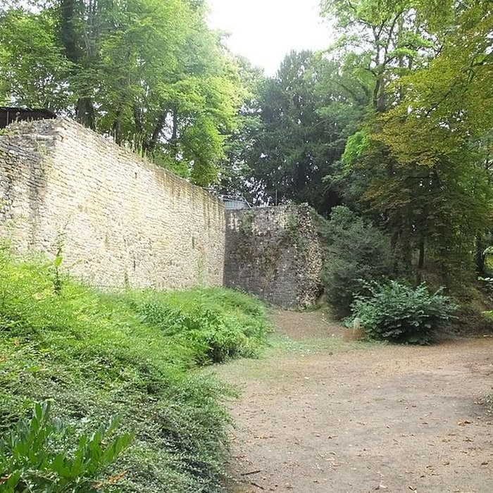 Photo de Château de Montrond à Saint-Amand-Montrond