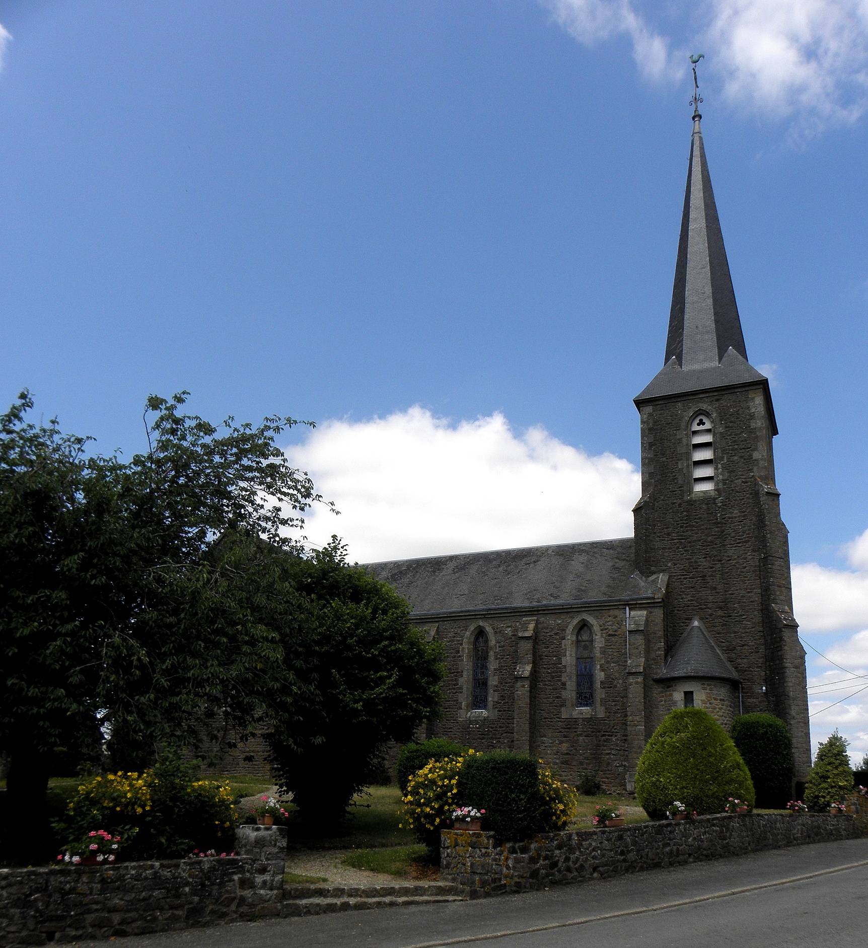 Photo de Église Saint-Pierre-et-Saint-Paul du Housseau