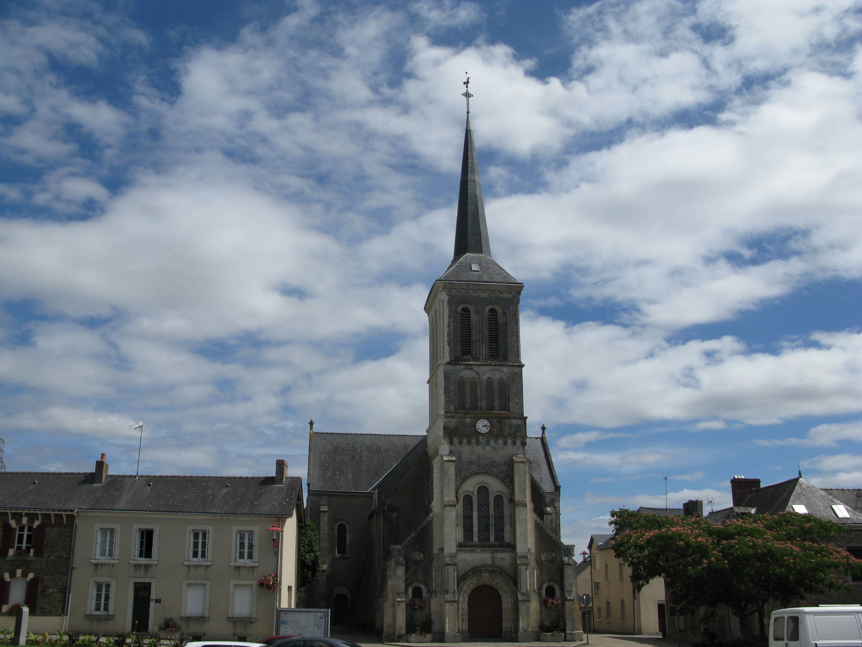 Photo de Église Saint-Gervais-et-Saint-Protais de Loiron