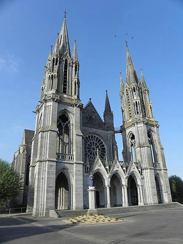 Photo de Basilica Notre-Dame de Pontmain