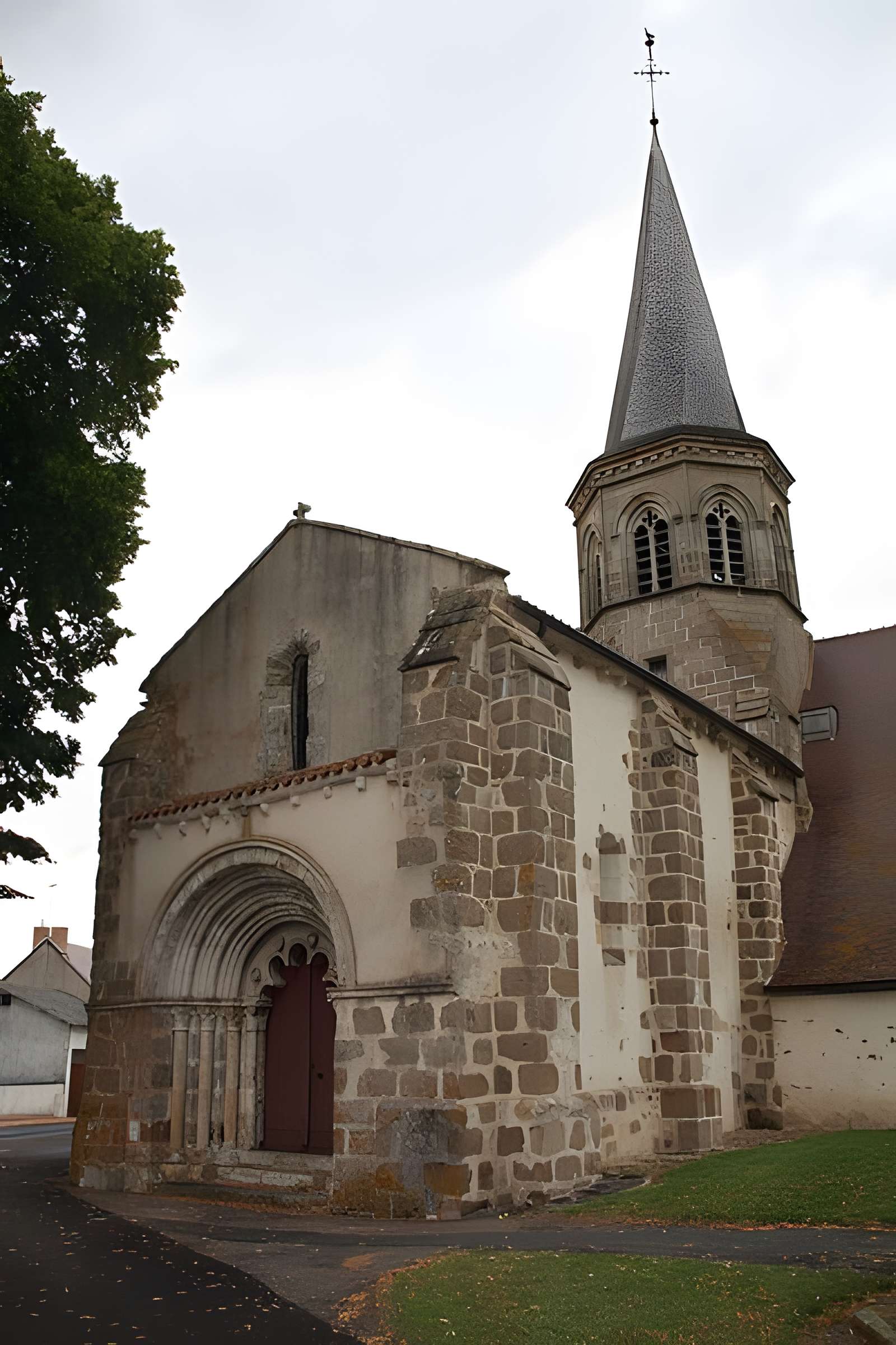 Église Saint-Bonnet de Saint-Bonnet-de-Four 