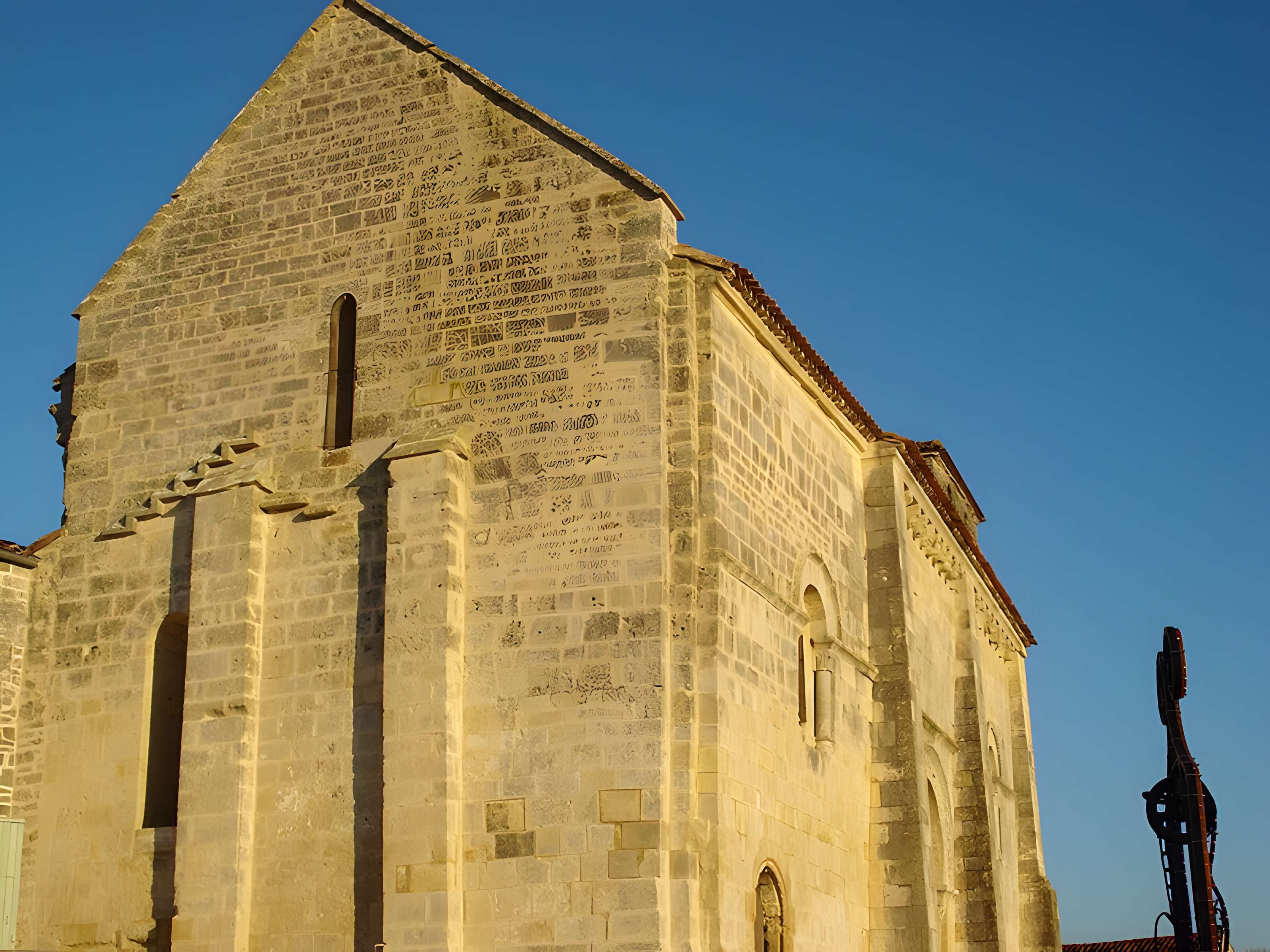 Église Saint-Brice de Saint-Mandé-sur-Brédoire