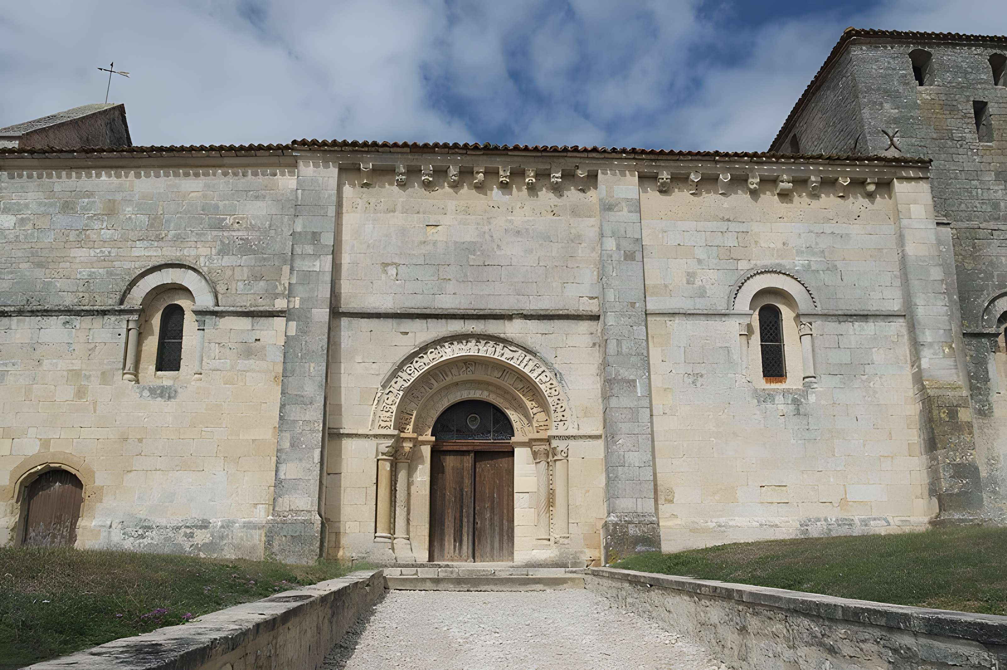 Église Saint-Brice de Saint-Mandé-sur-Brédoire