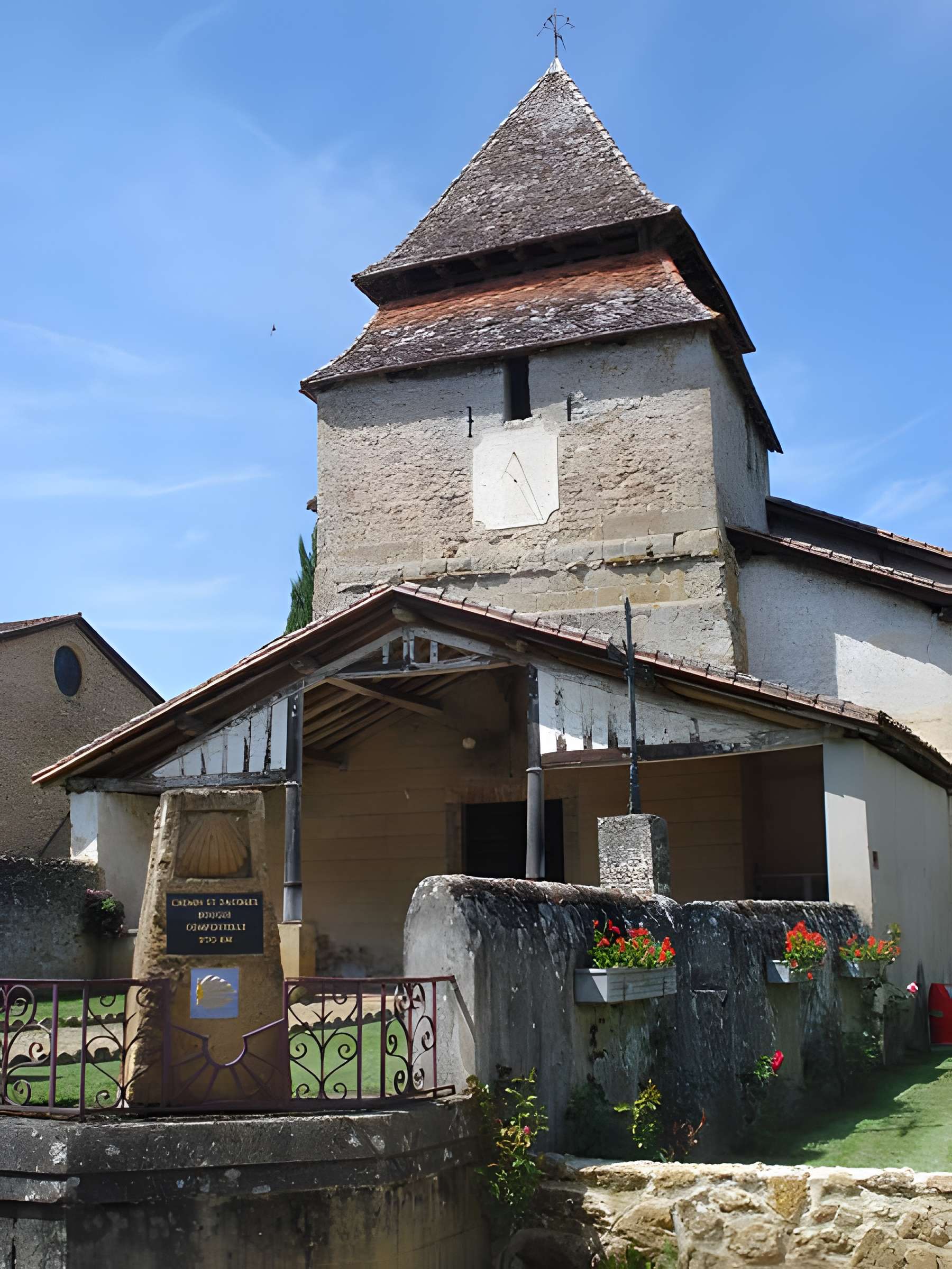 Église Saint-Candide de Bougue