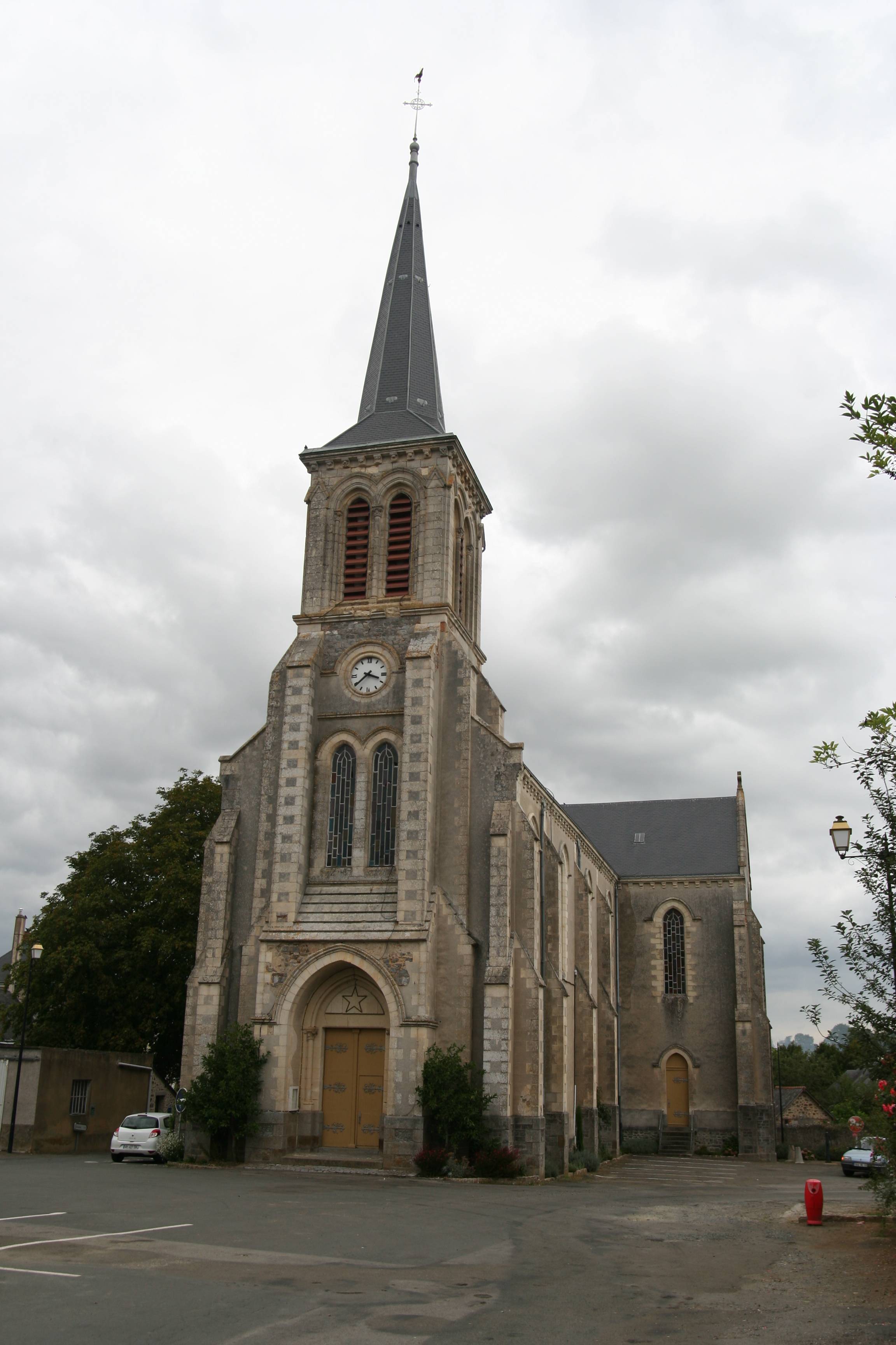 Photo de Église Saint-Médard de Soulgé-sur-Ouette