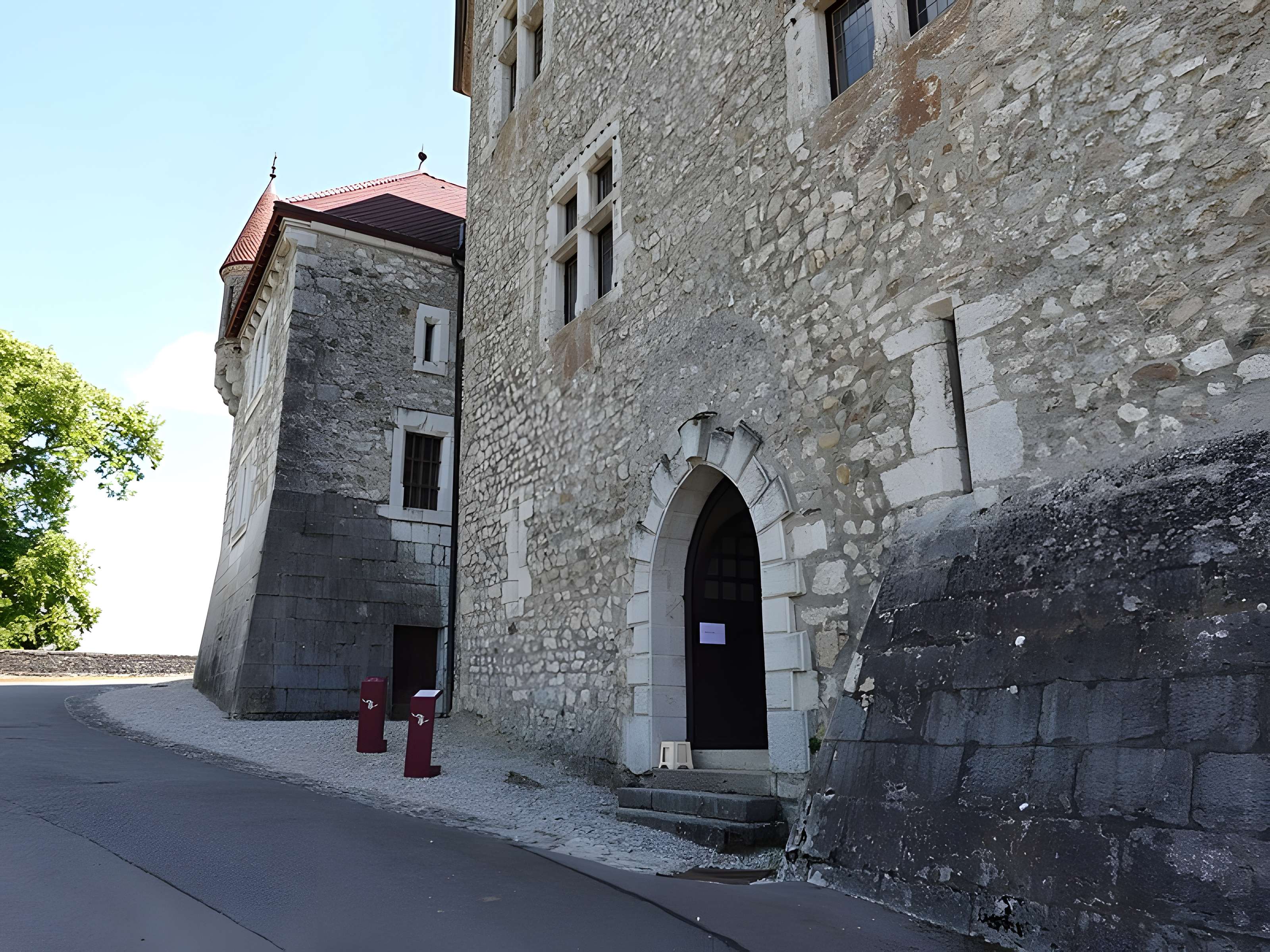 Château de Montrottier