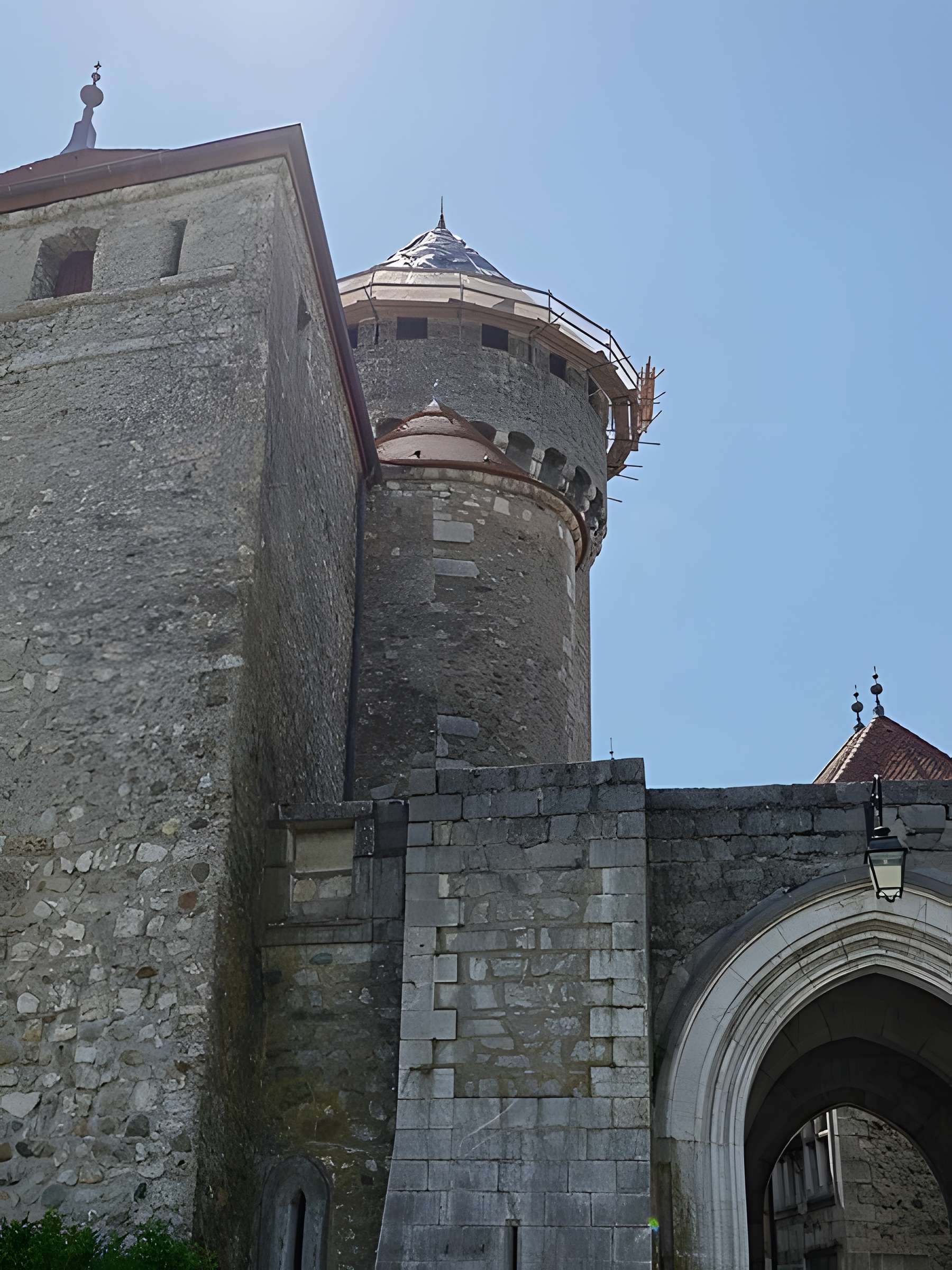 Château de Montrottier
