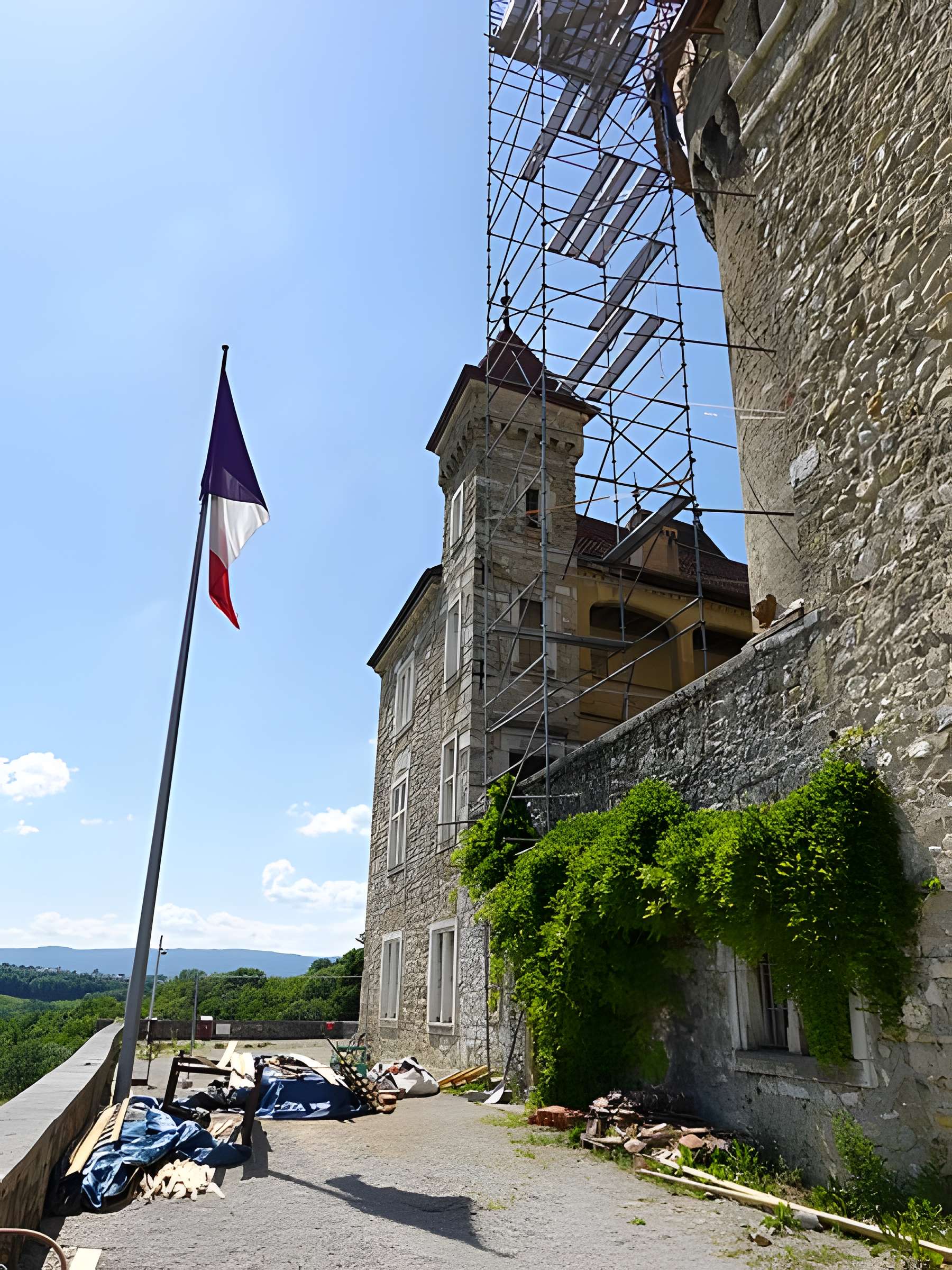 Château de Montrottier