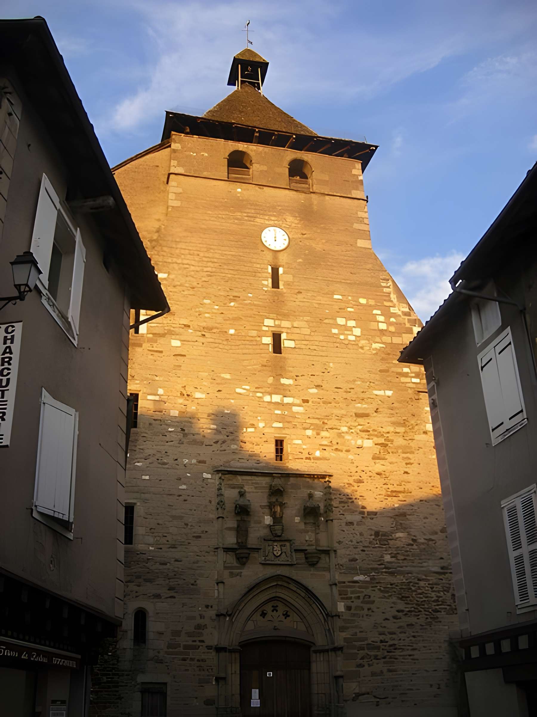 Église Saint-Césaire de Maurs