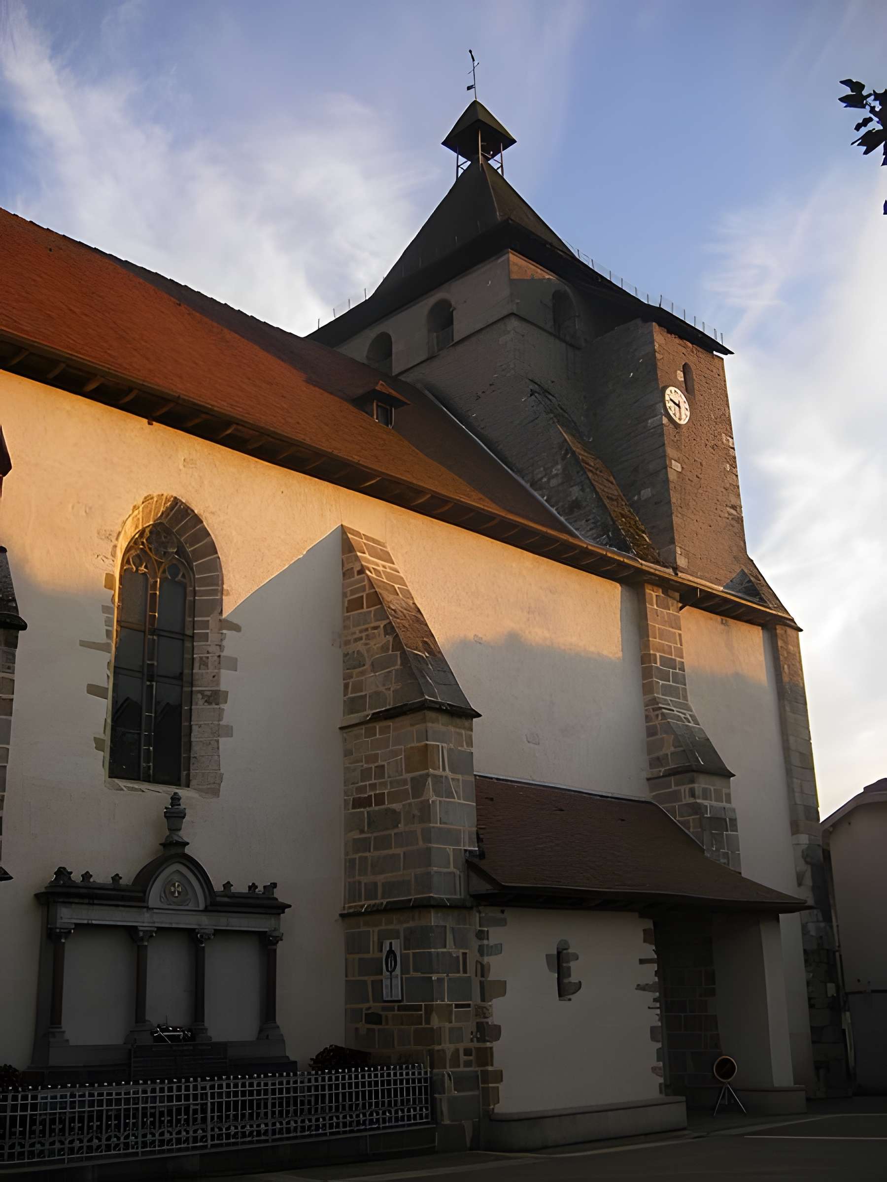 Église Saint-Césaire de Maurs