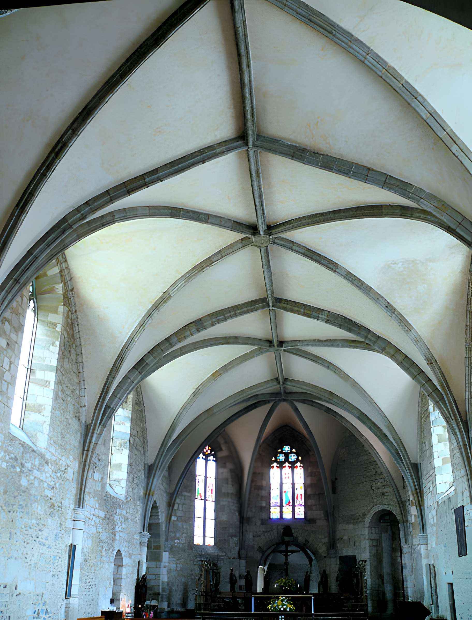 Église Saint-Césaire de Maurs