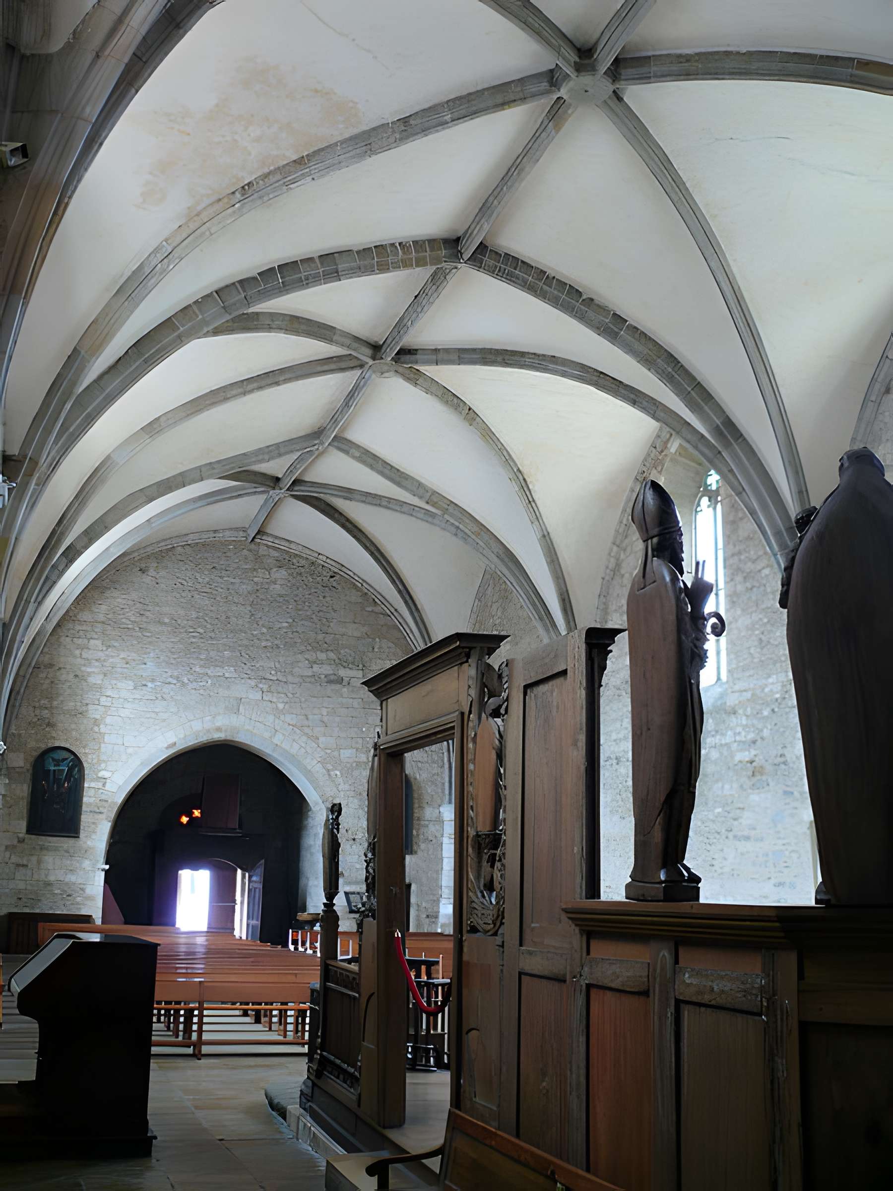 Église Saint-Césaire de Maurs