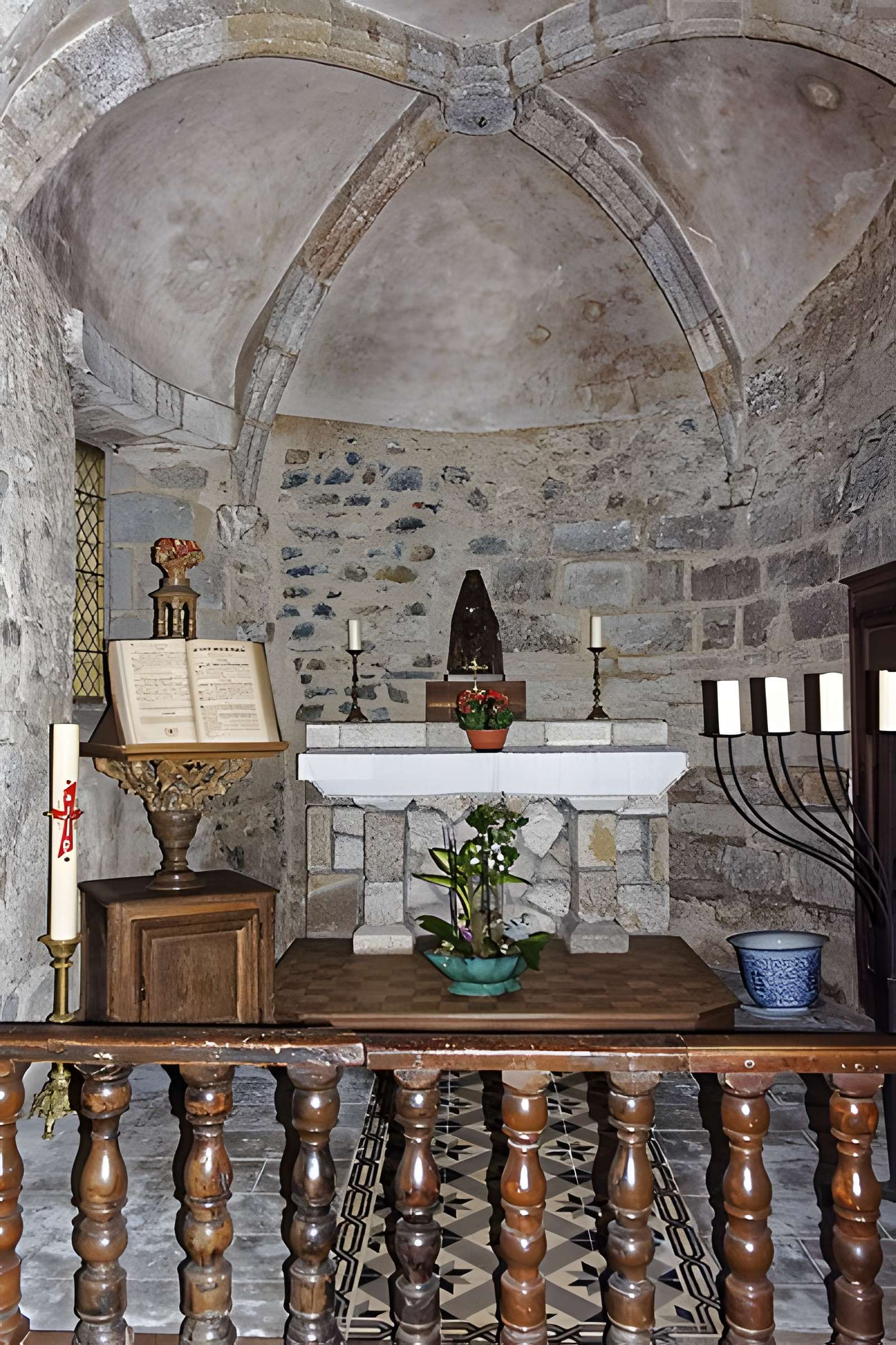 Église Saint-Césaire de Maurs