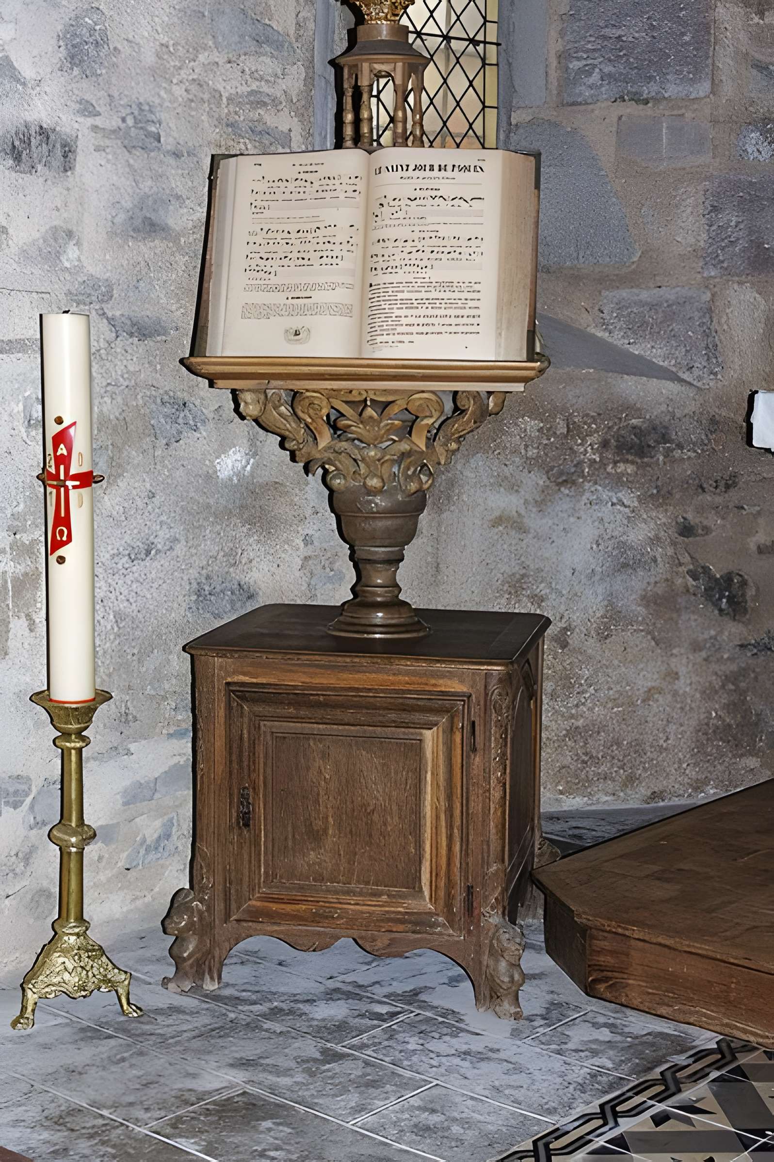 Église Saint-Césaire de Maurs