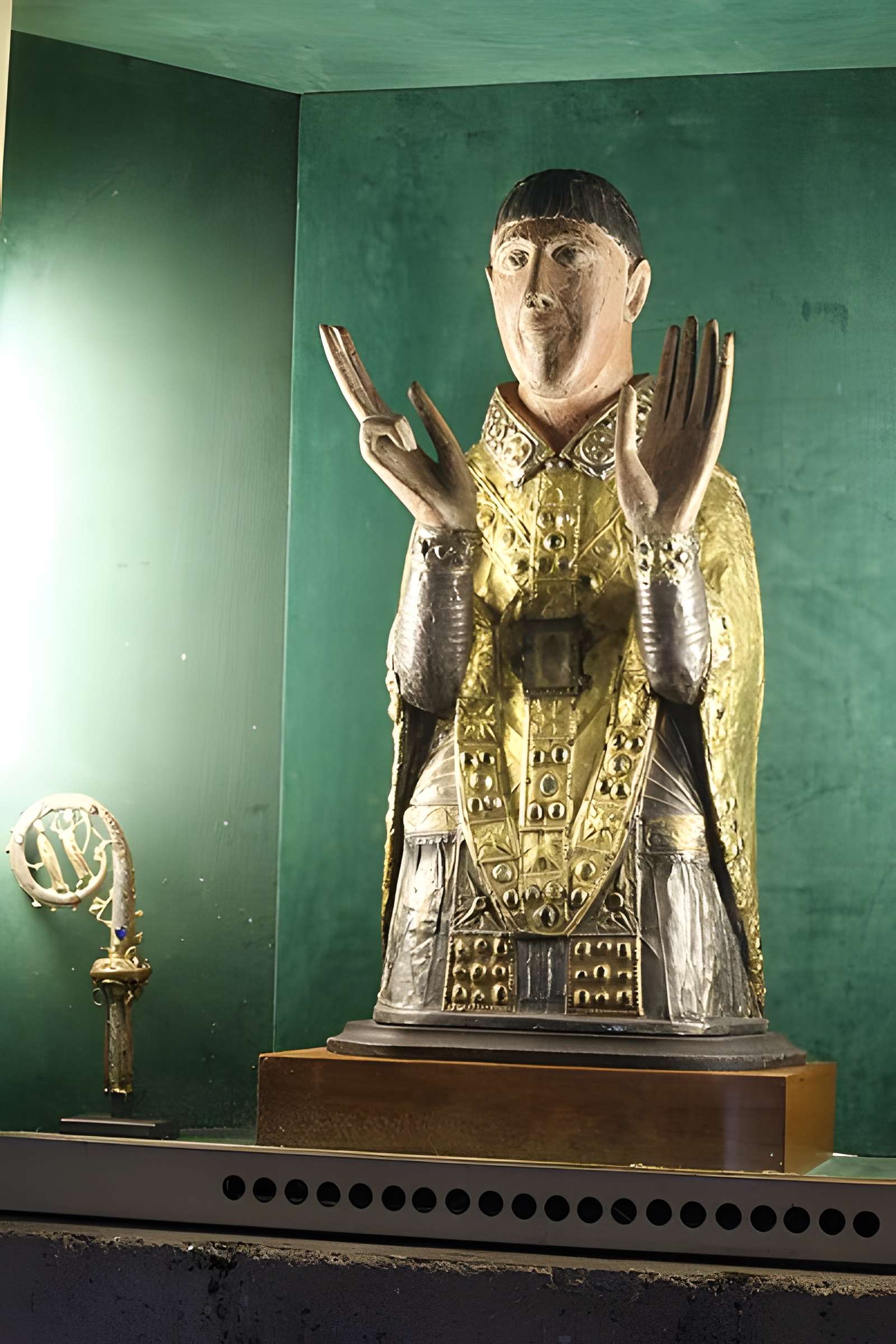 Église Saint-Césaire de Maurs