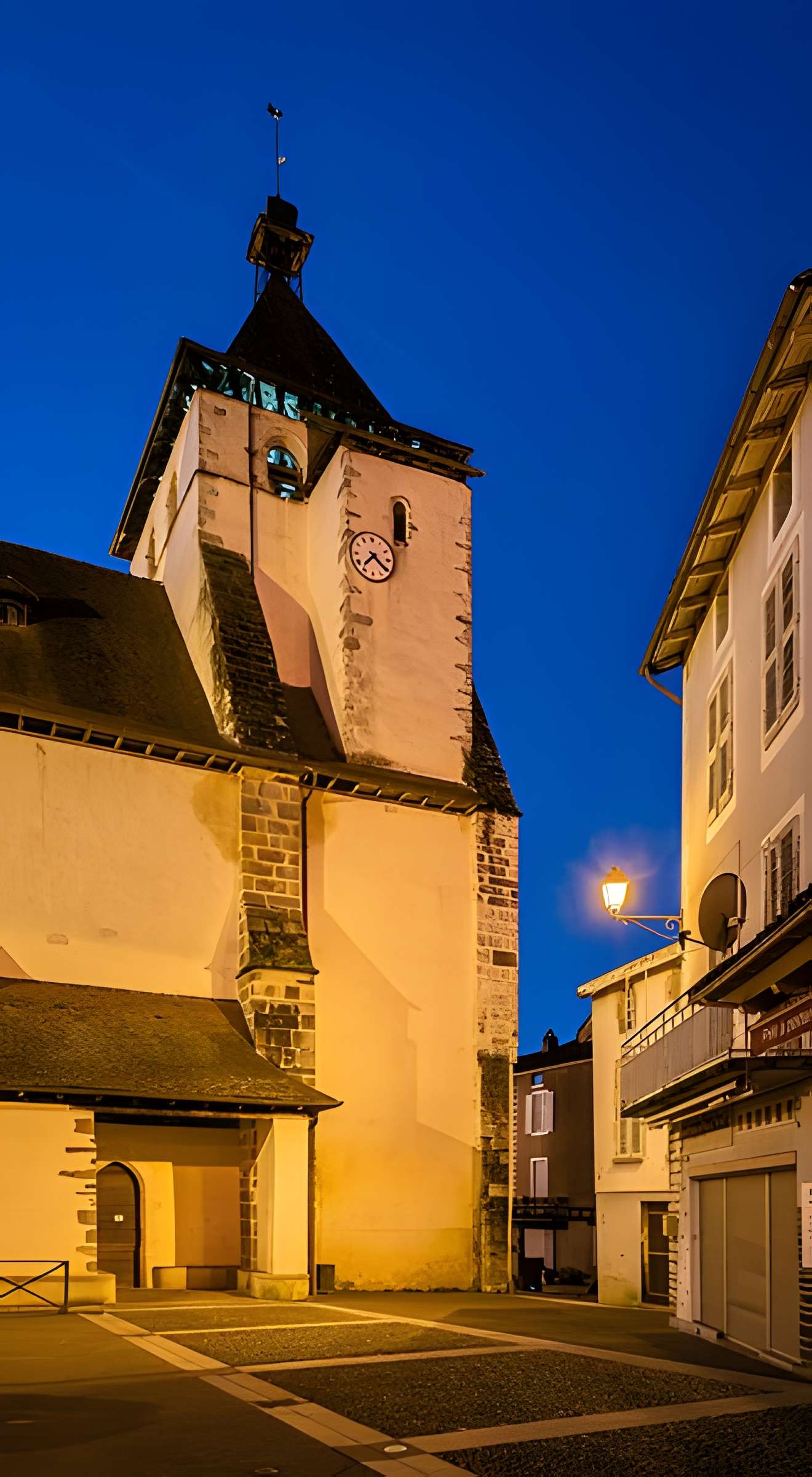 Église Saint-Césaire de Maurs