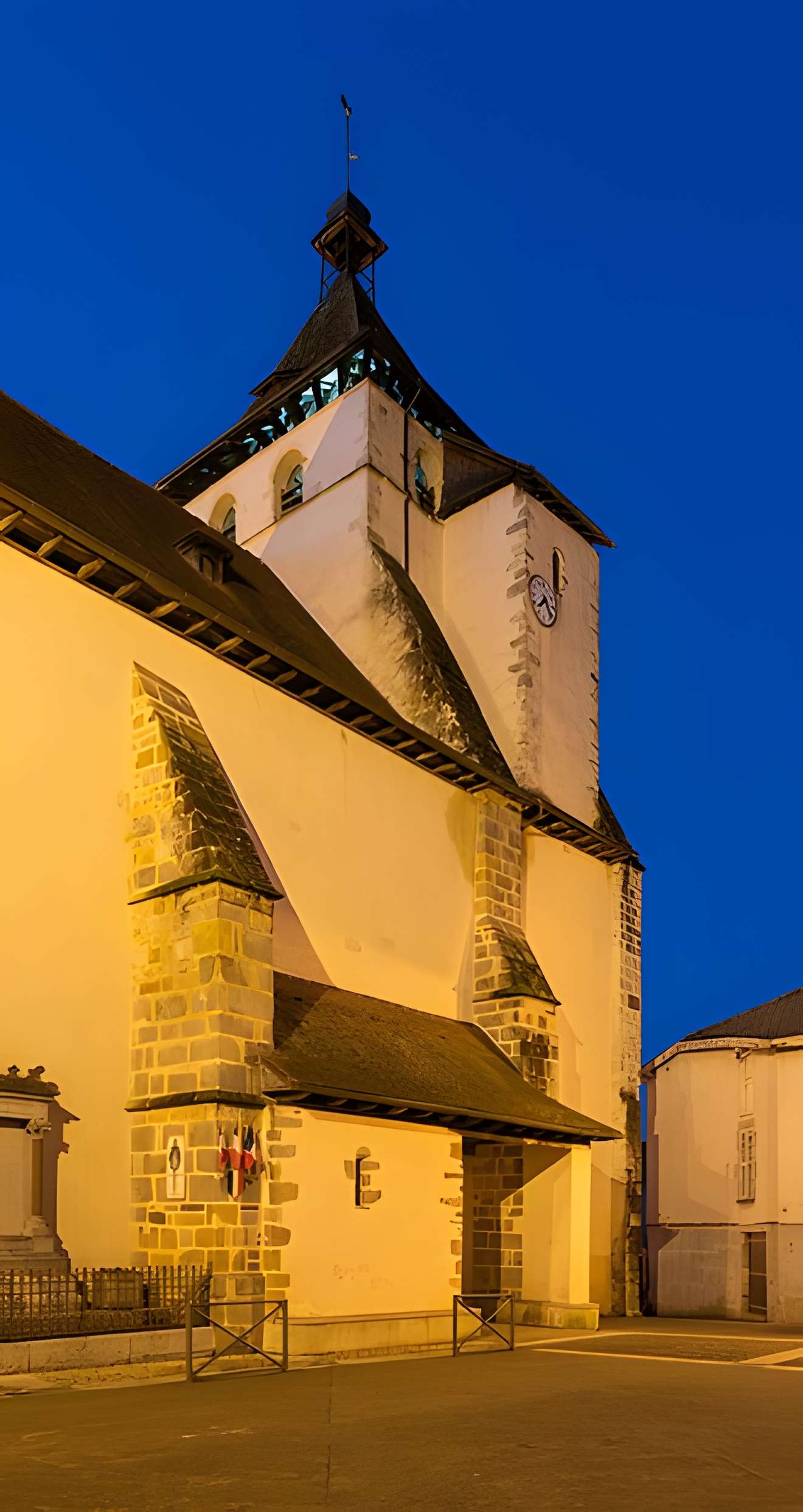 Église Saint-Césaire de Maurs