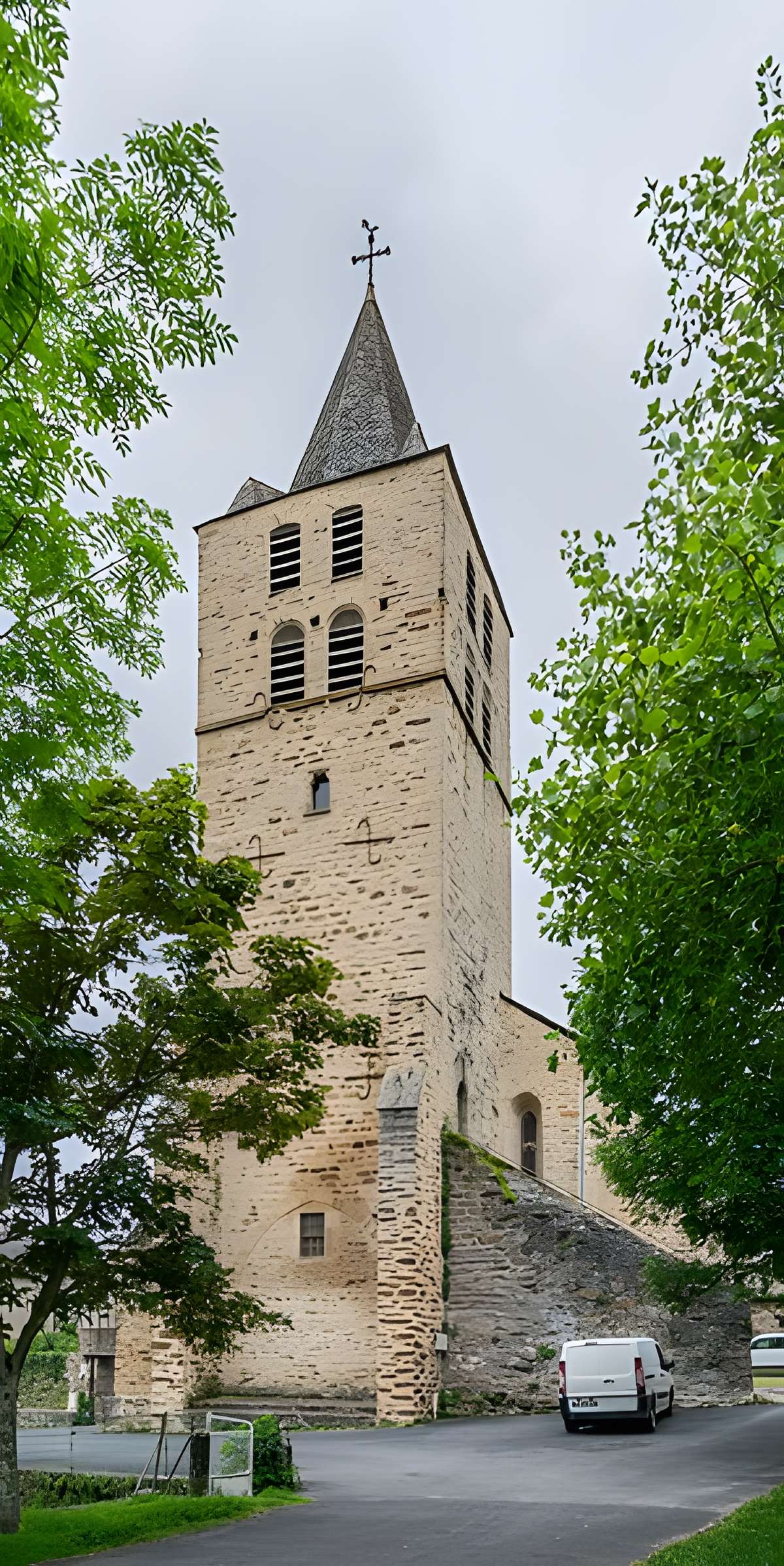 Église Saint-Christophe de Sauveterre-de-Rouergue