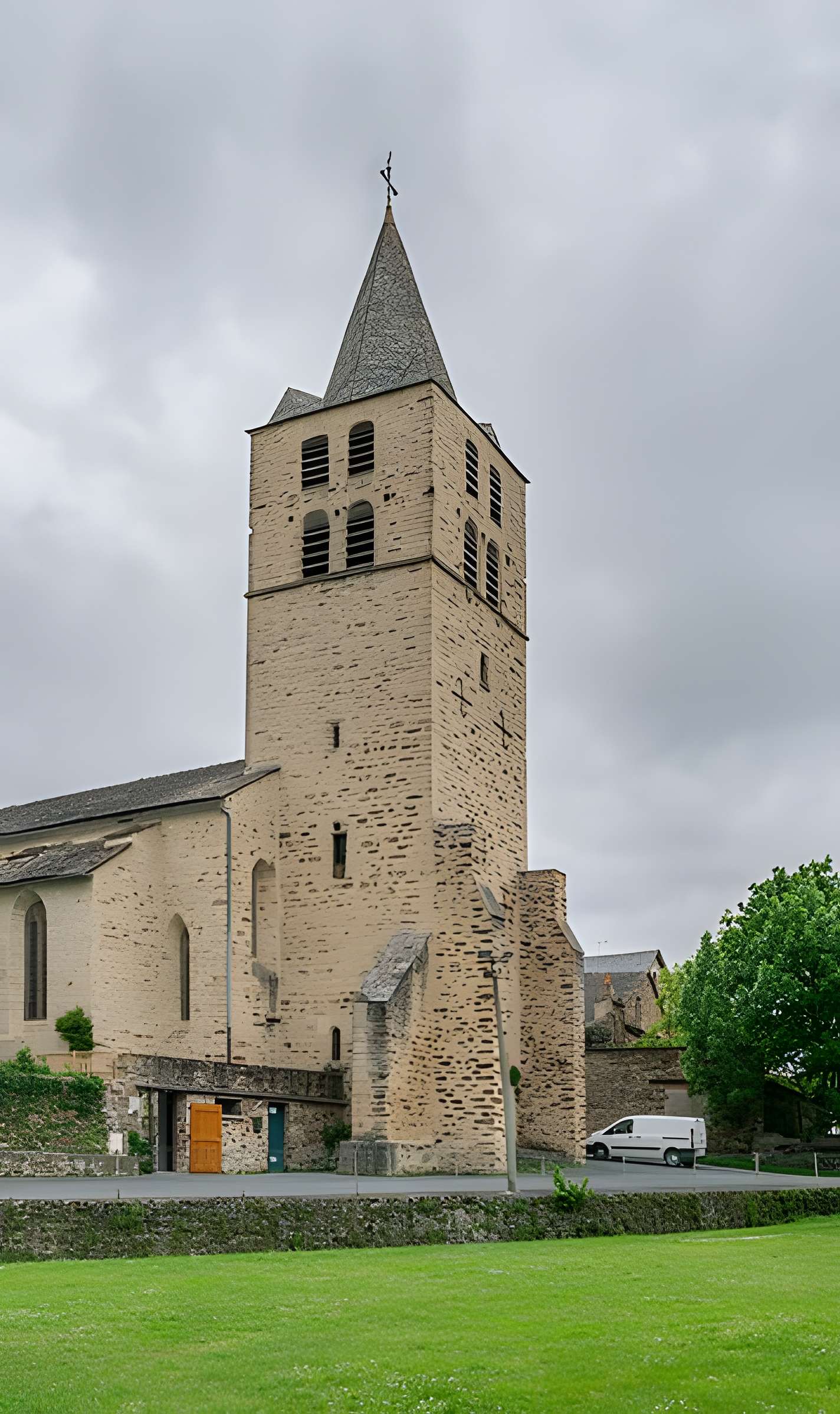 Église Saint-Christophe de Sauveterre-de-Rouergue