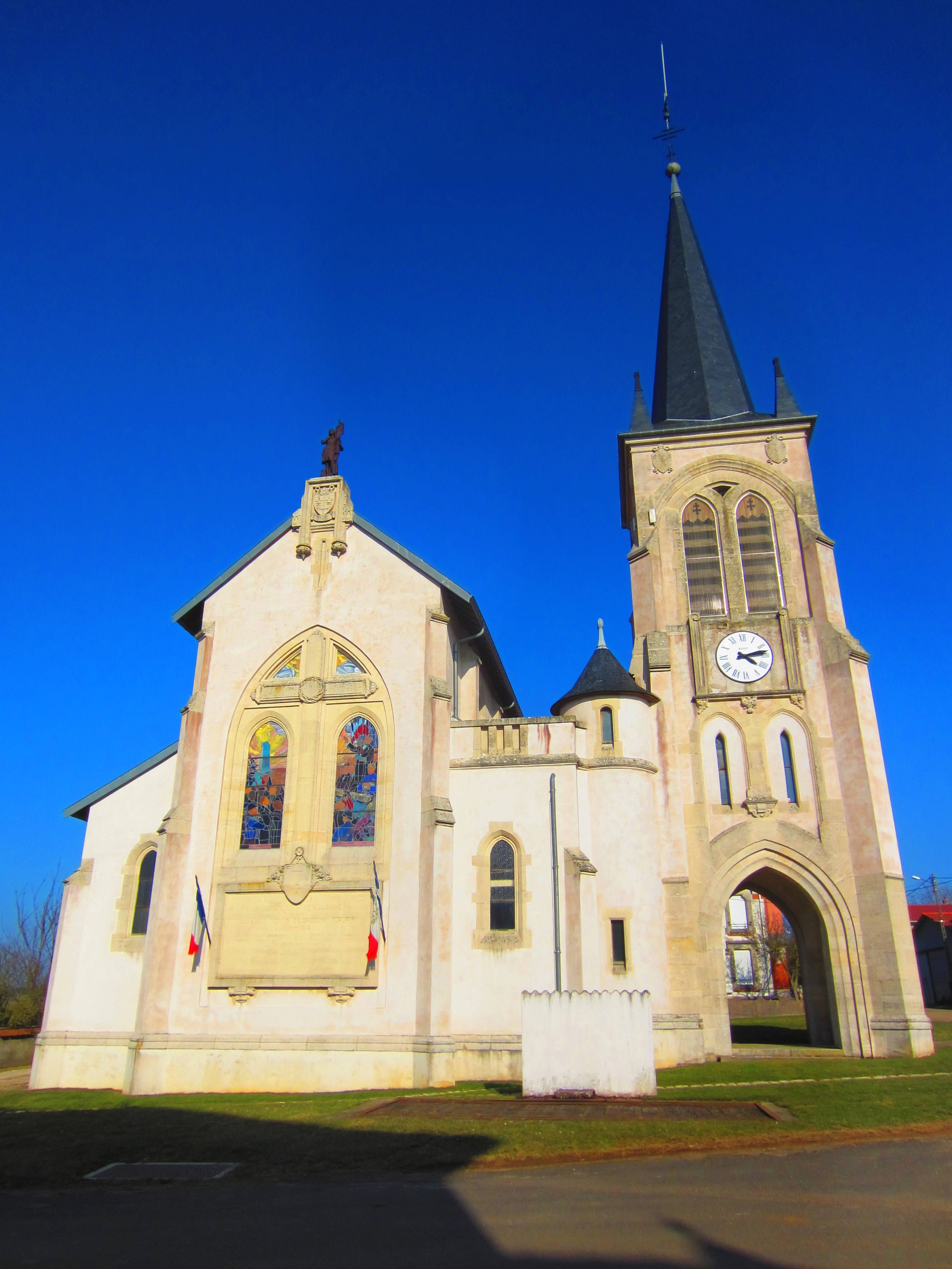 Photo de Kirche des Heiligen Kreuzes von Fey-en-Haye