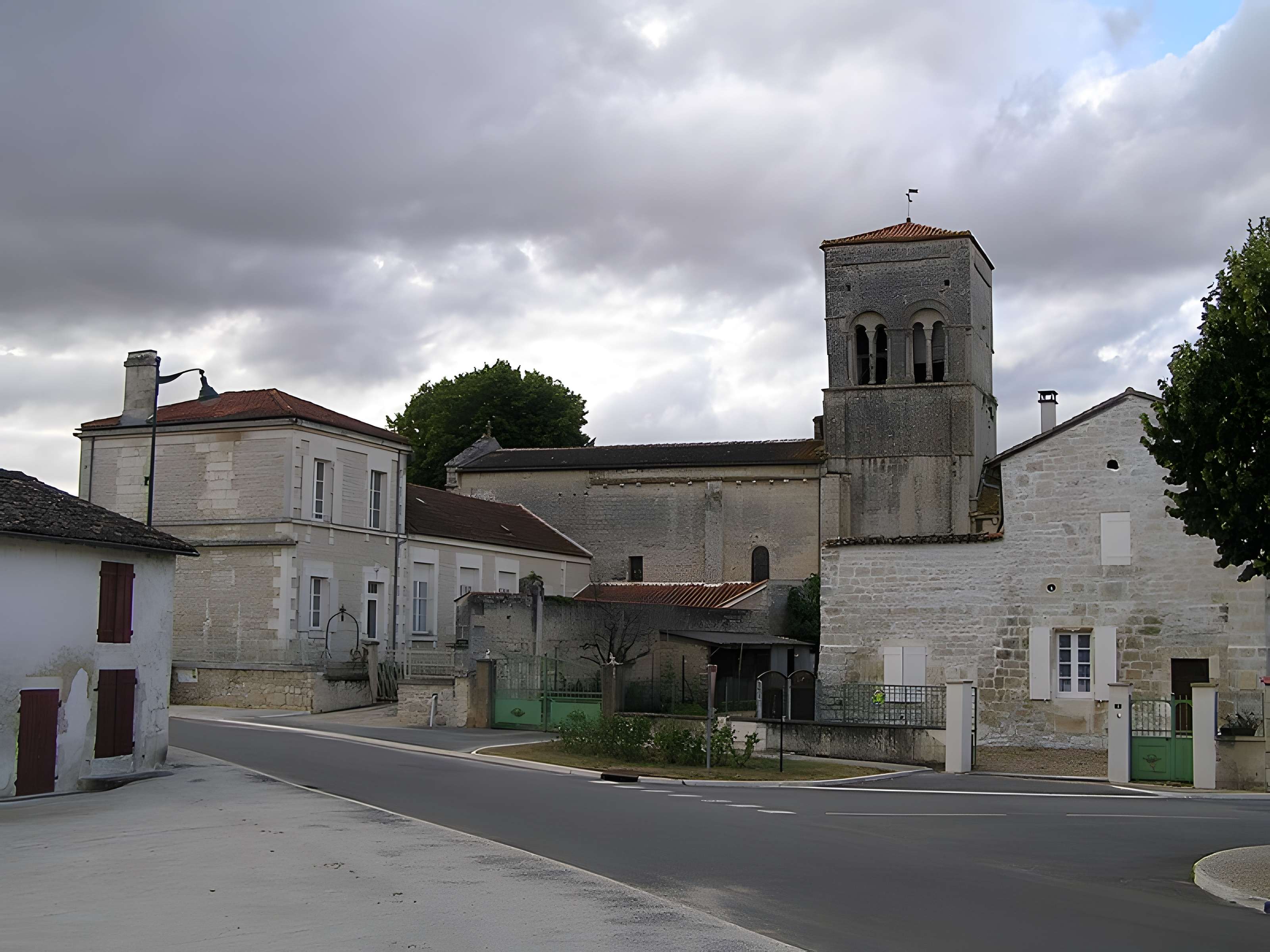 Église Saint-Christophe de Vindelle