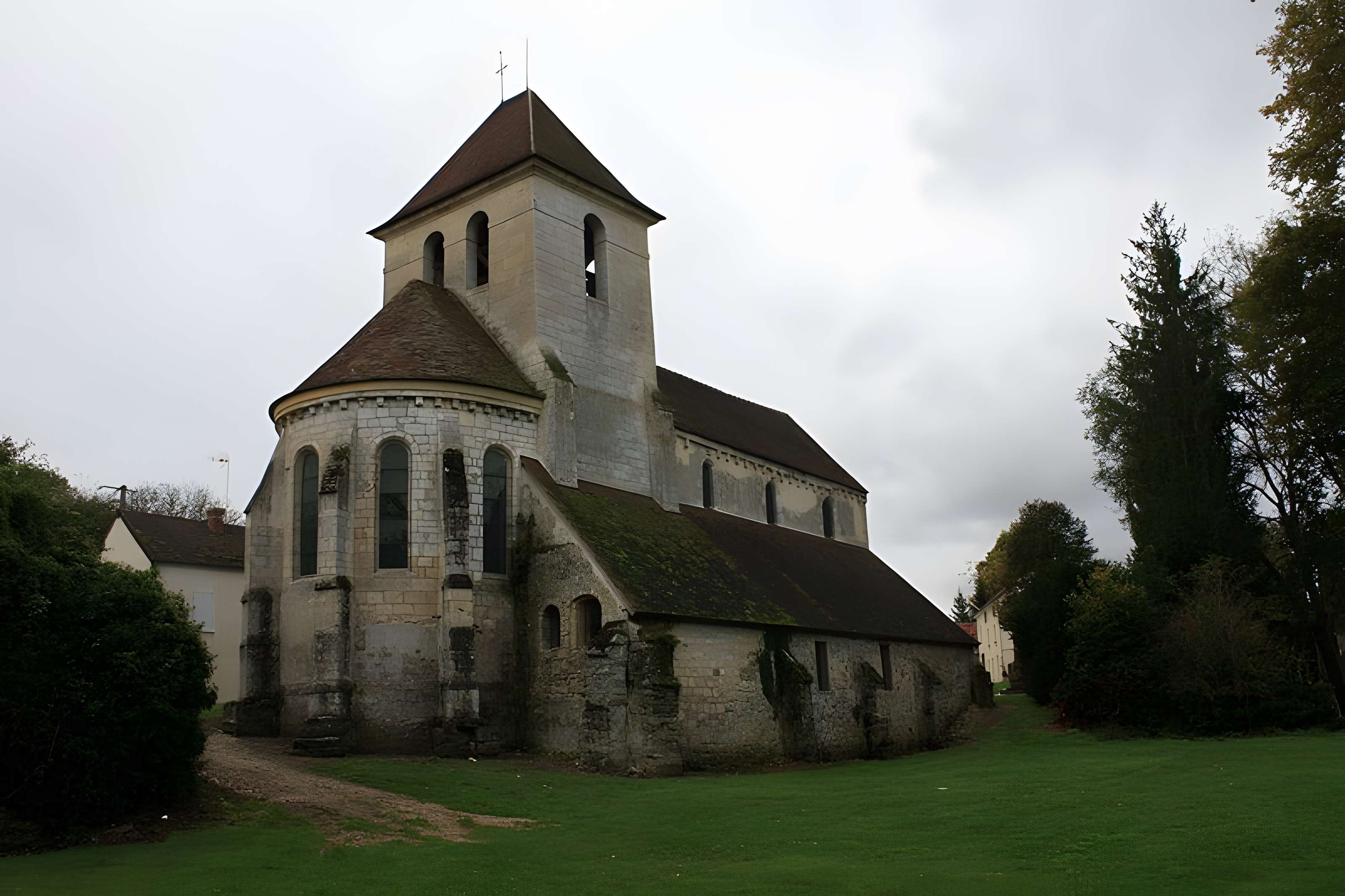 Église Saint-Crépin-et-Saint-Crépinien de Bussiares 