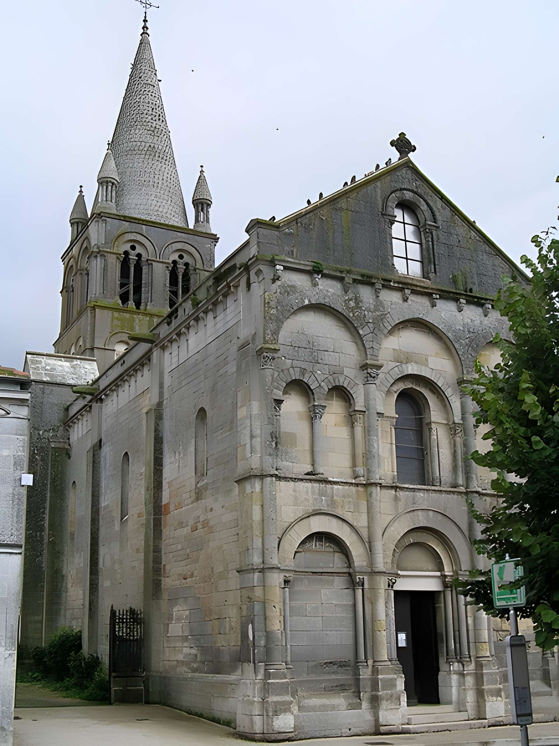 Église Saint-Cybard de Roullet