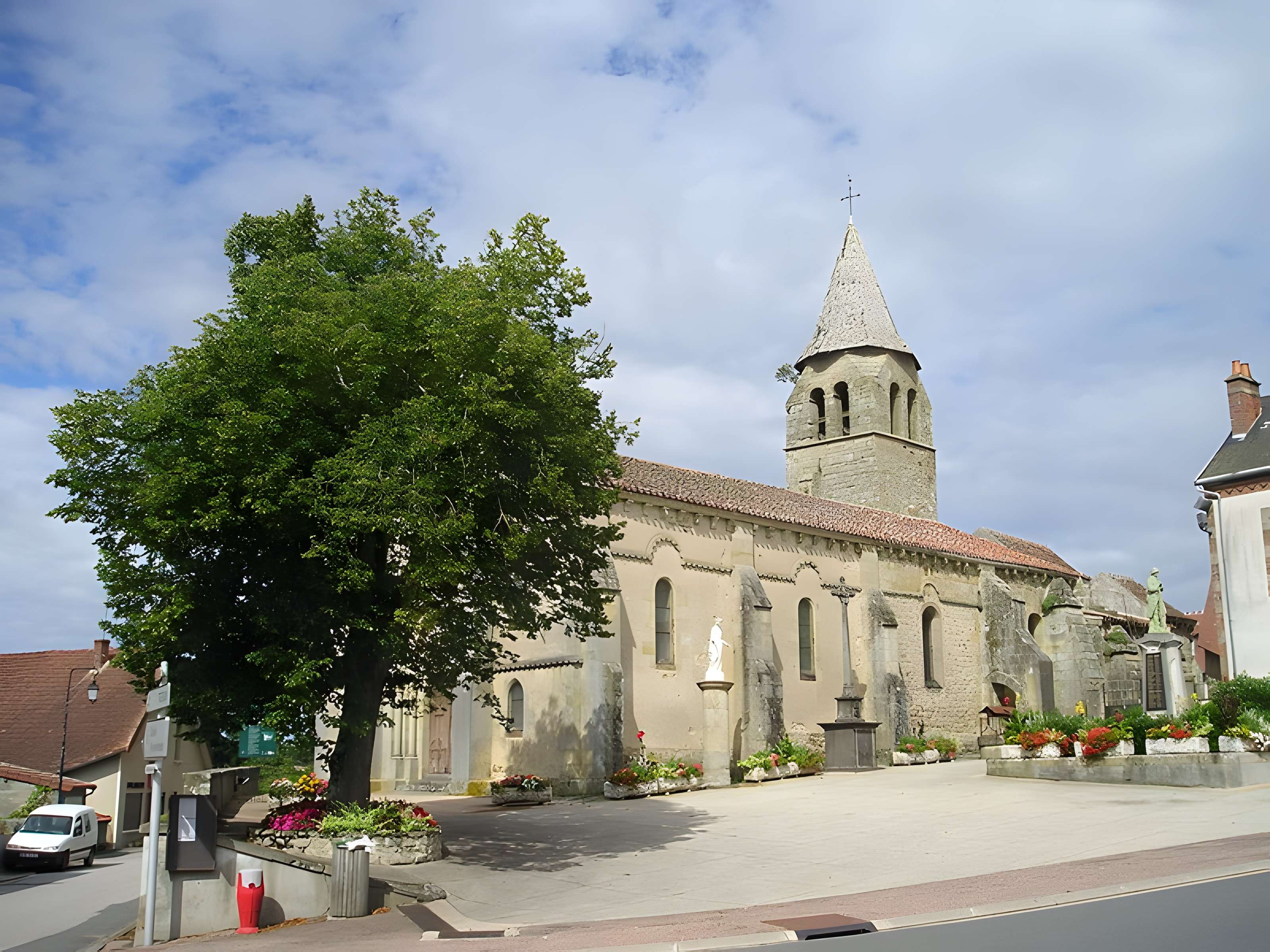 Église Saint-Denis de Deux-Chaises 