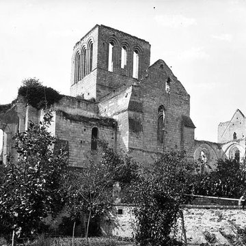 Église Saint-Denis de Doué-la-Fontaine