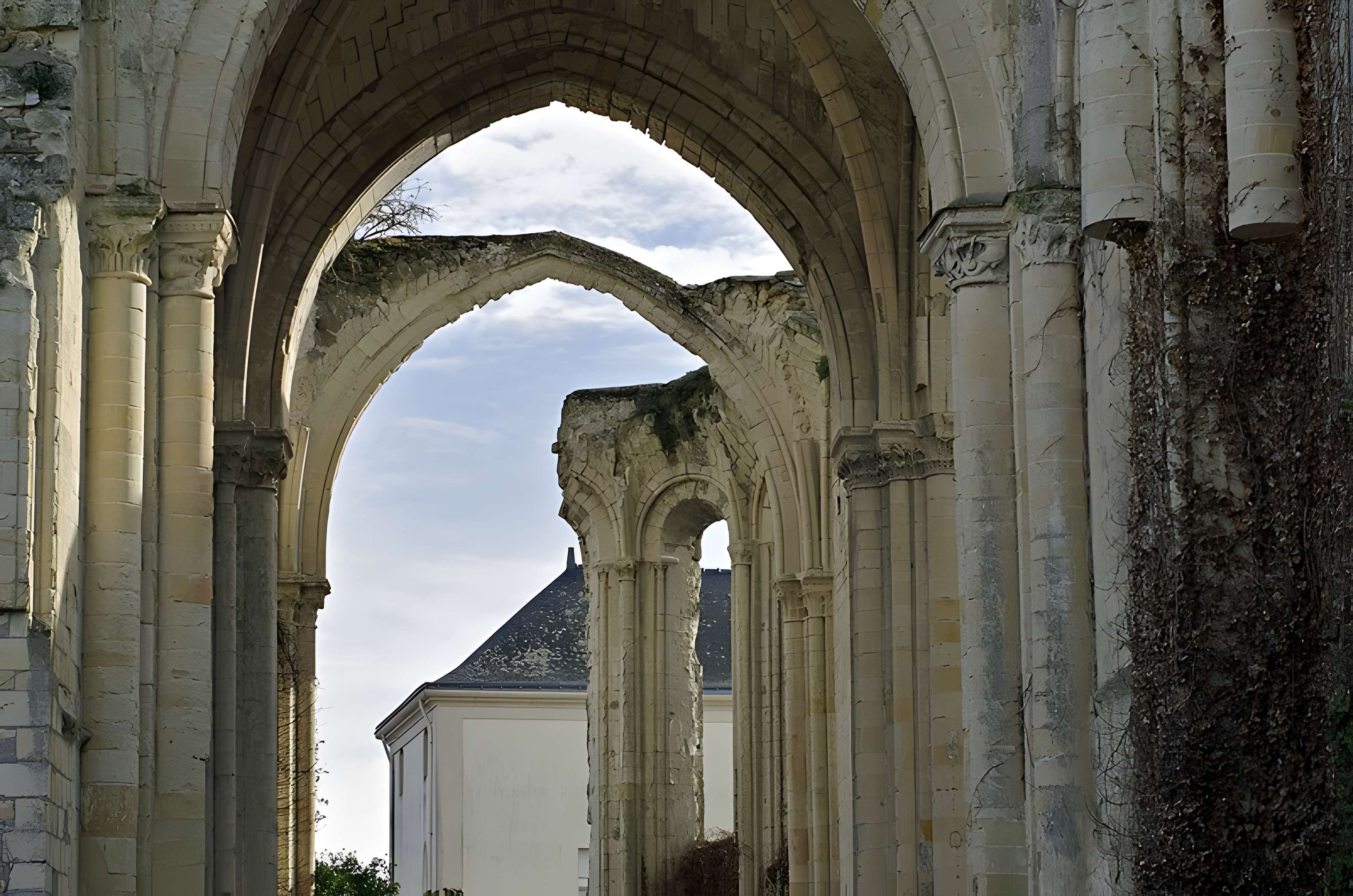 Église Saint-Denis de Doué-la-Fontaine