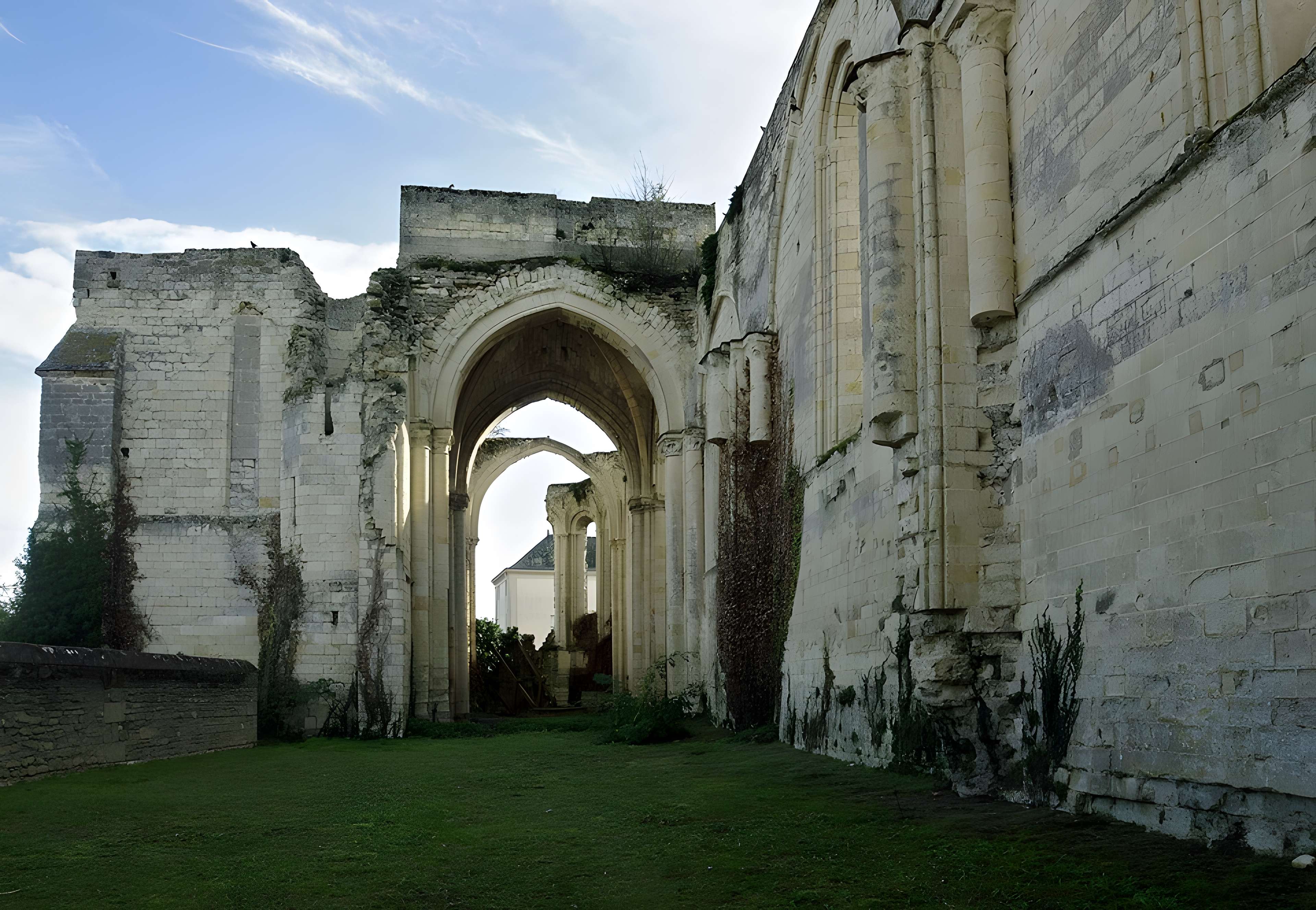 Église Saint-Denis de Doué-la-Fontaine