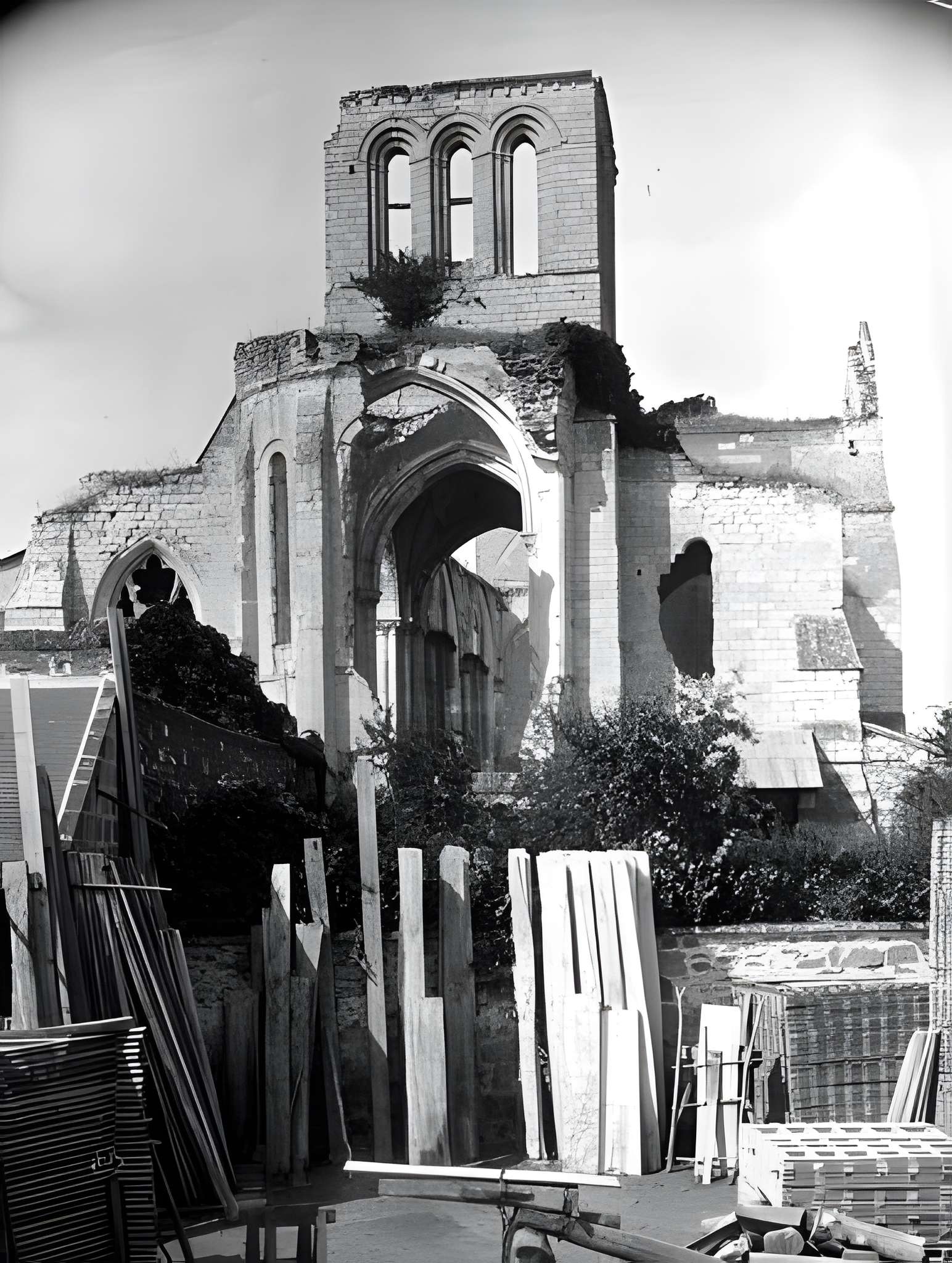 Église Saint-Denis de Doué-la-Fontaine