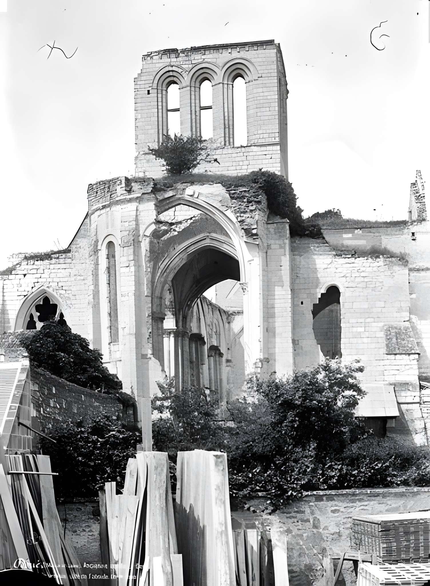 Église Saint-Denis de Doué-la-Fontaine