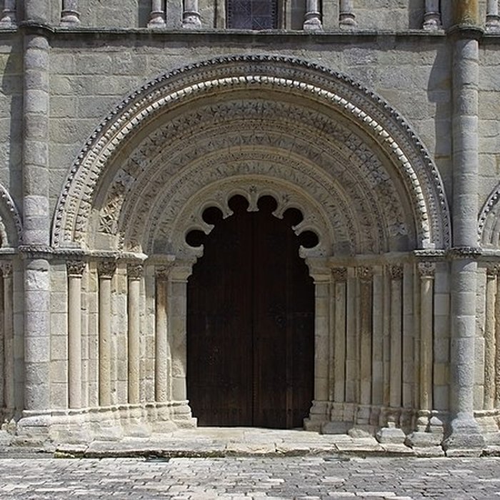 Photo de Église Saint-Denis de Montmoreau-Saint-Cybard