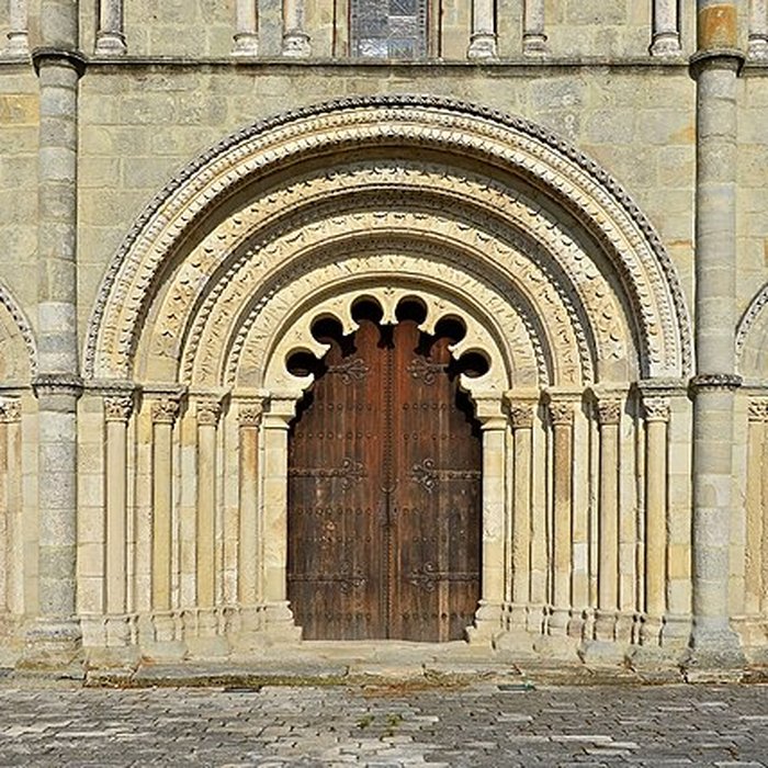 Photo de Église Saint-Denis de Montmoreau-Saint-Cybard