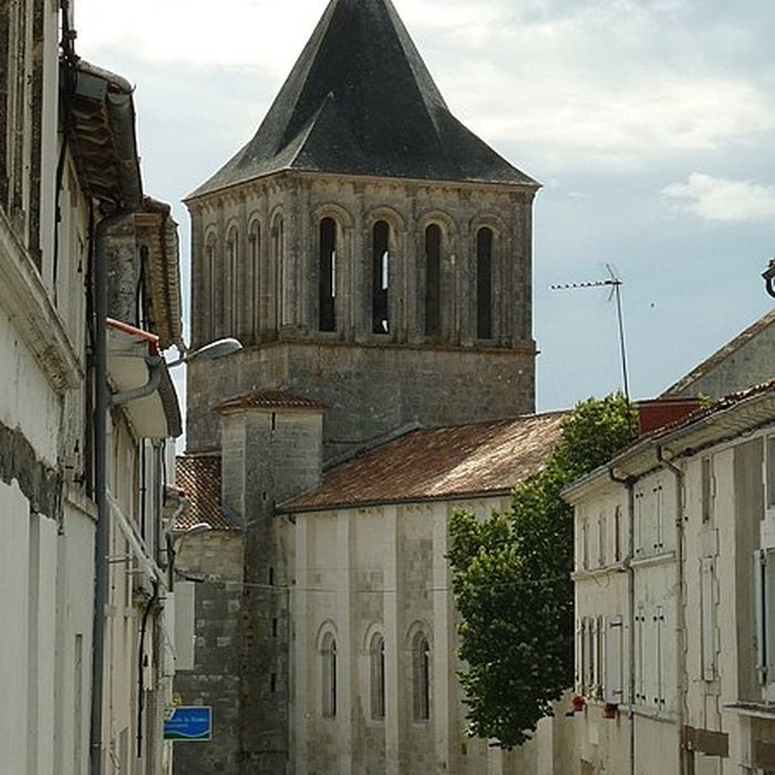 Photo de Église Saint-Denis de Montmoreau-Saint-Cybard